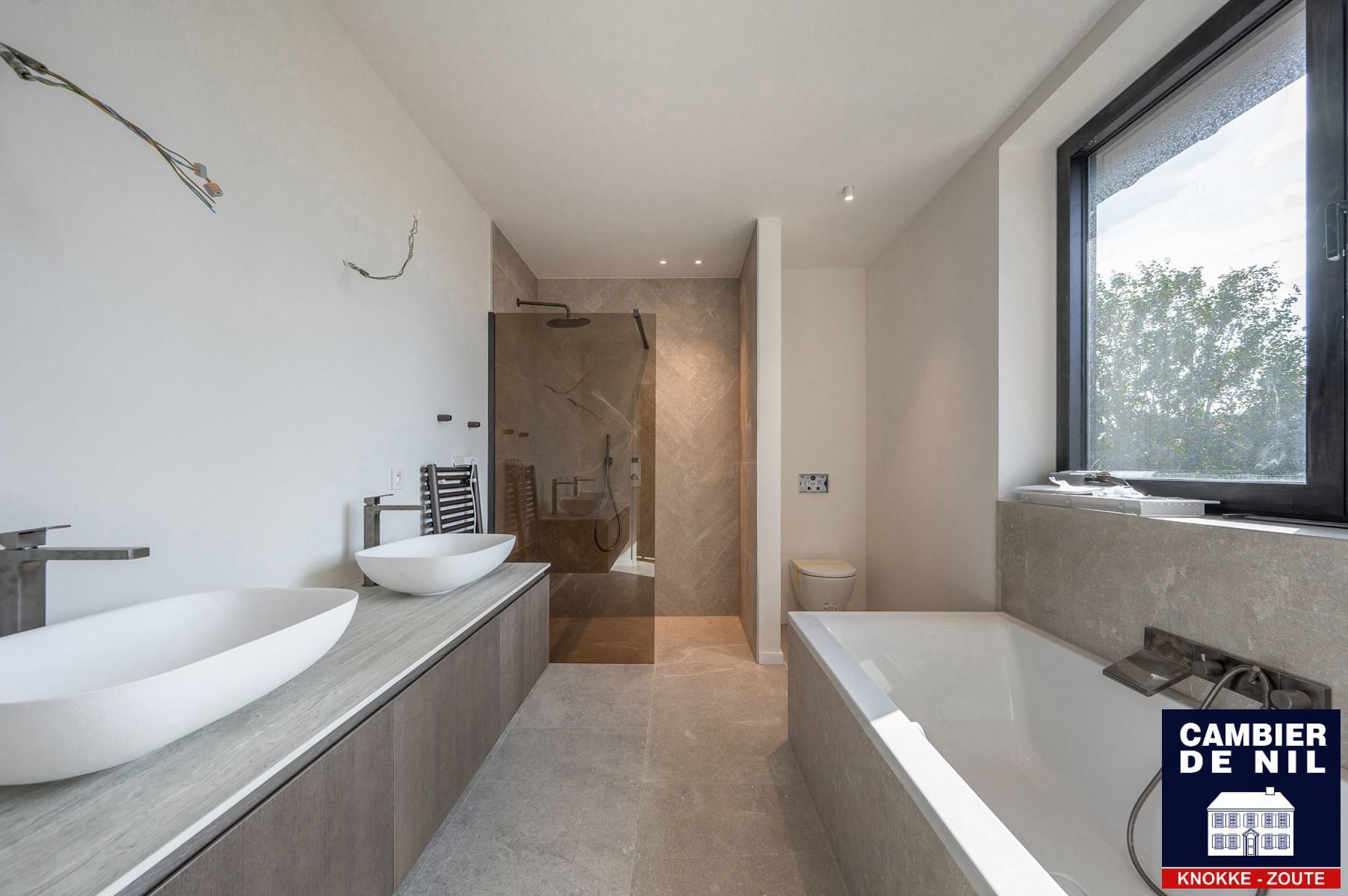 Alleenstaande energiezuinig en uitzonderlijk afgewerkte nieuwbouwvilla foto 21