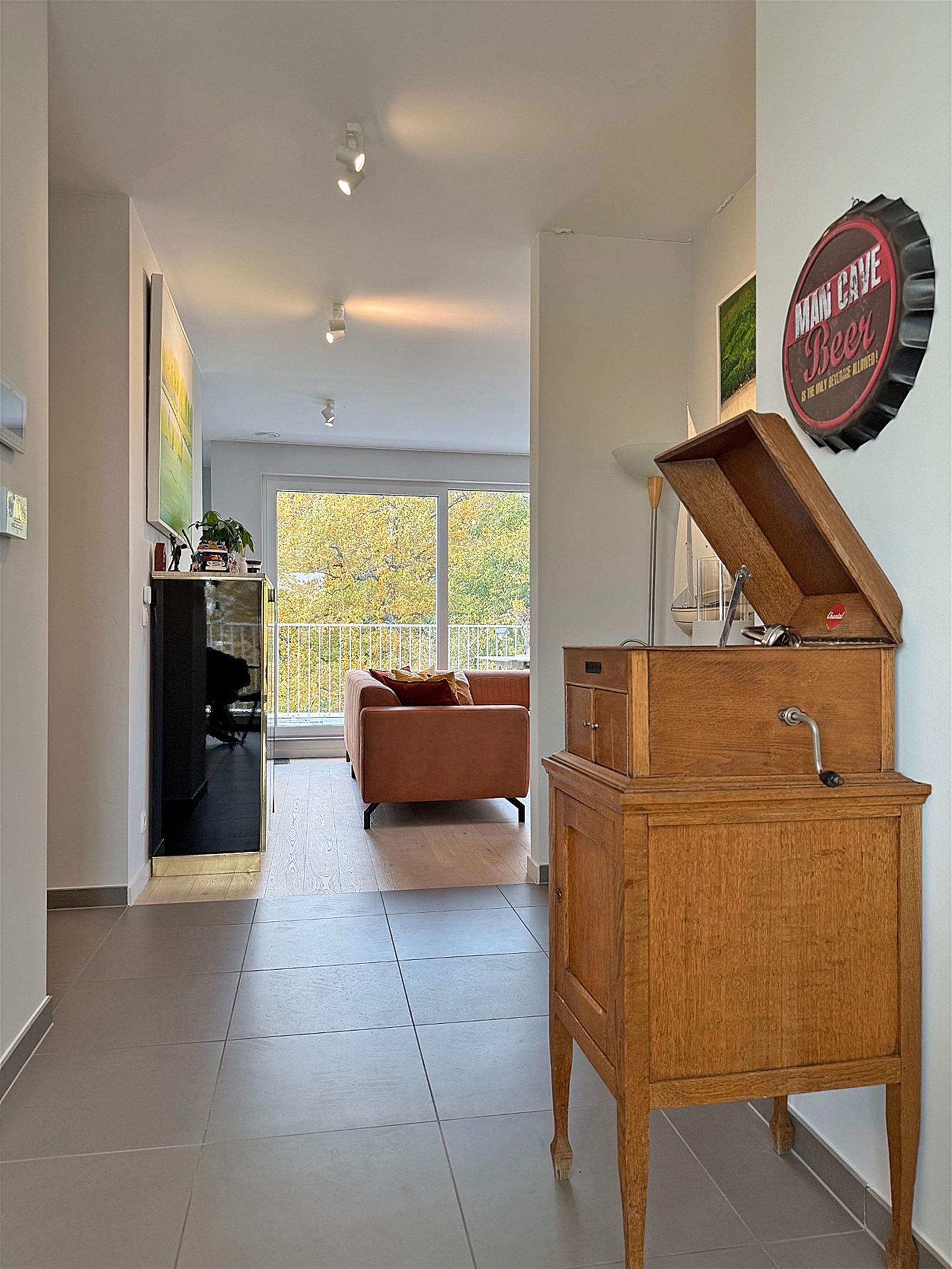 Instapklaar APPARTEMENT met 1 slaapkamer, bureau (of slaapkamer 2), terras, garage & staanplaats  foto 9