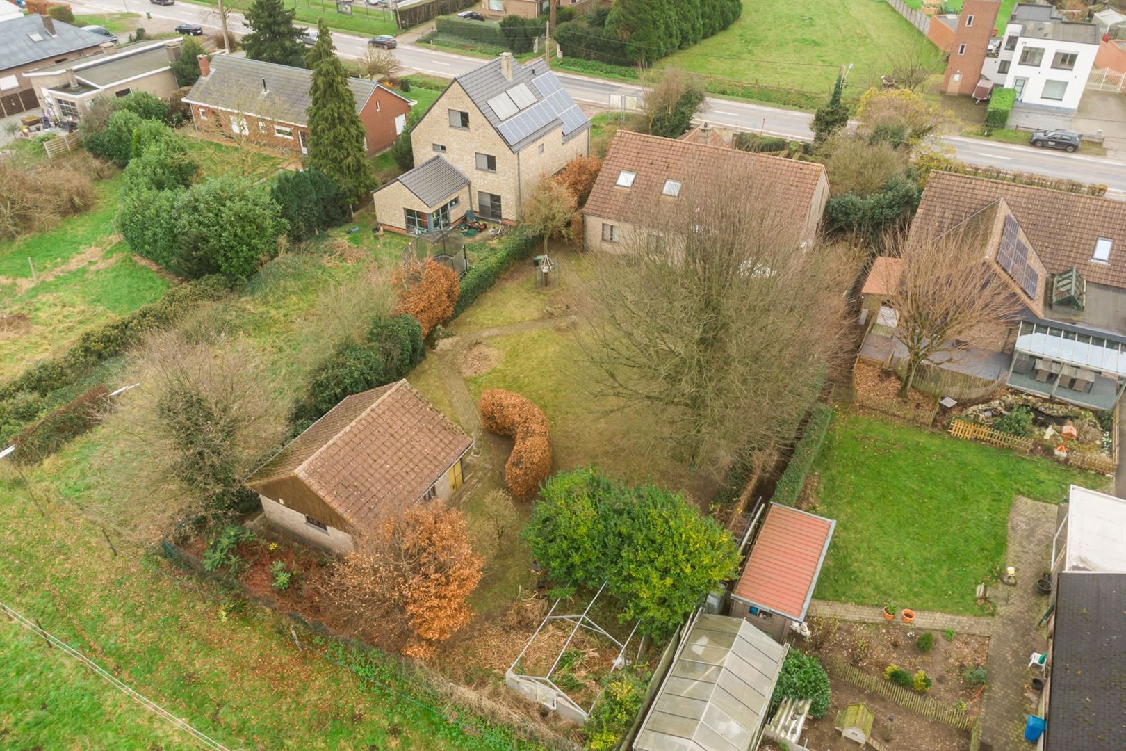 Riante woning met 5 slaapkamers, 2 badkamers en zicht op weiland.  foto 28