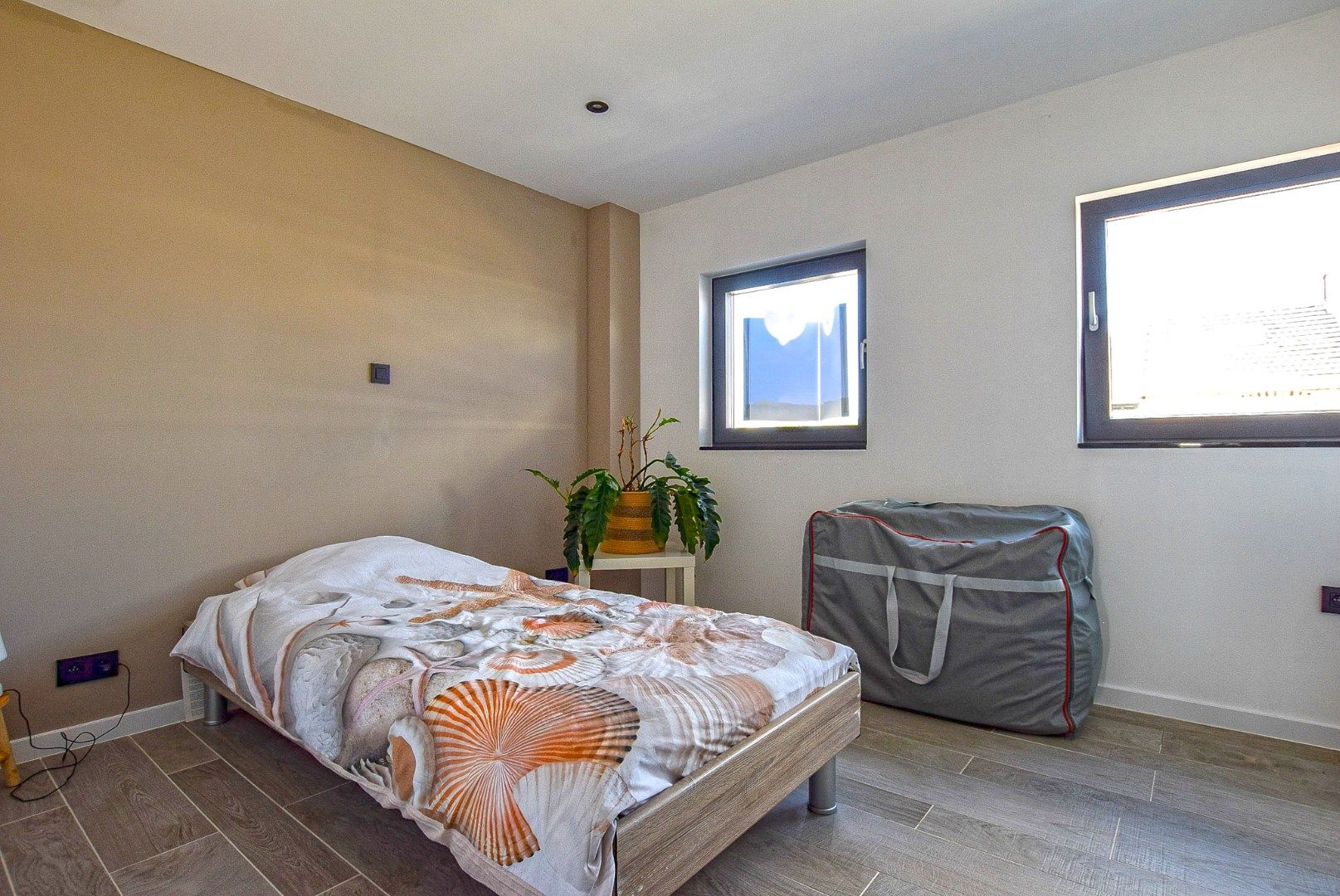 Instapklare, energiezuinige woning met aparte gastenunit in het hartje van Veurne. foto 11