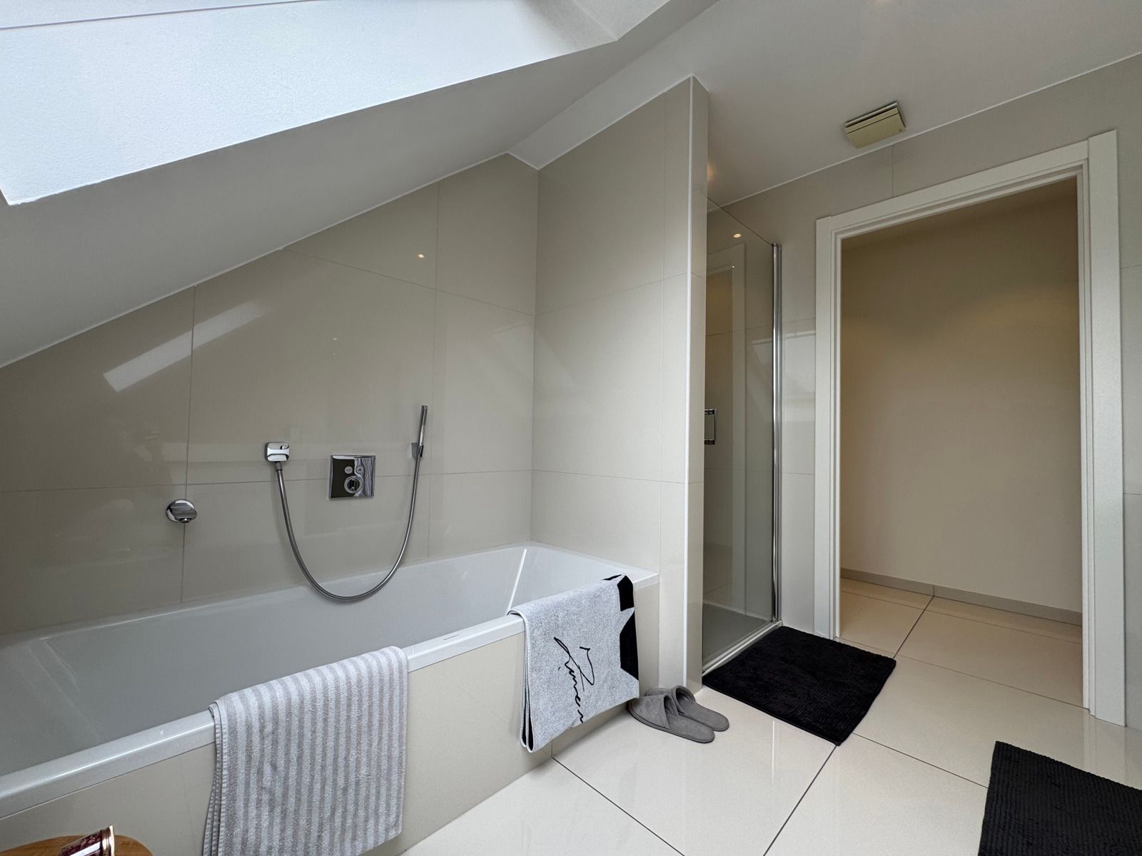 Te huur: energiezuinig en luxueus appartement te Ninove! foto 12