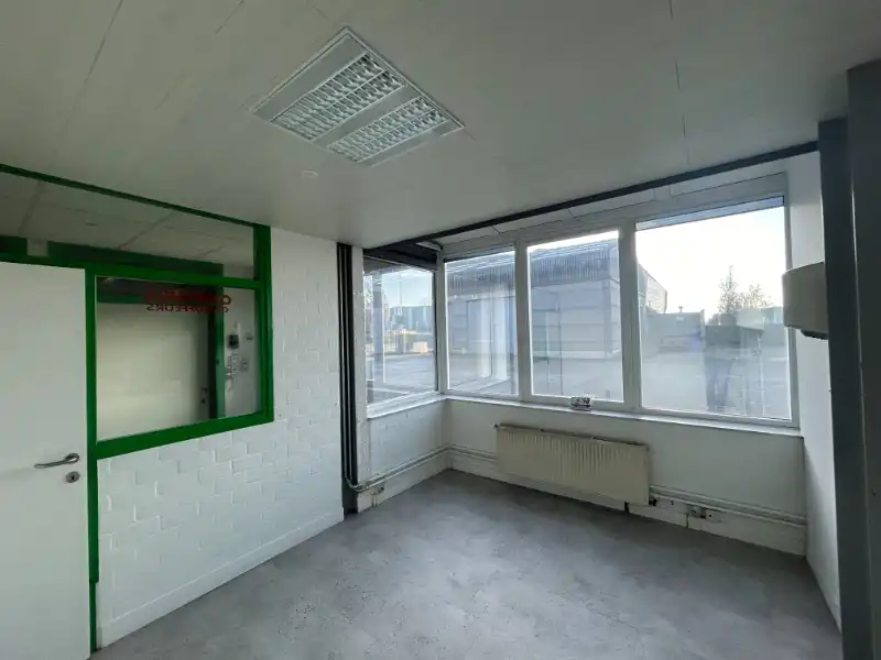 Ruime werkplaats / atelier met kantoren op topligging nabij UZ Gent foto 15