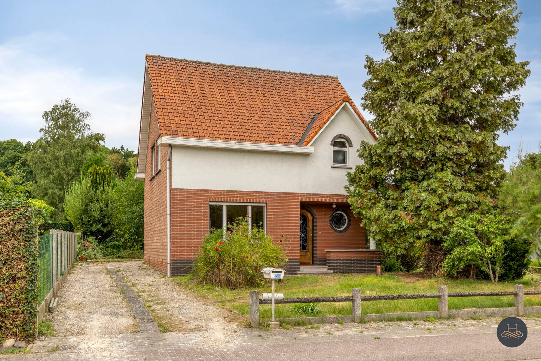 Hoofdfoto van de publicatie: Karaktervolle woning met zeer veel mogelijkheden op 19a