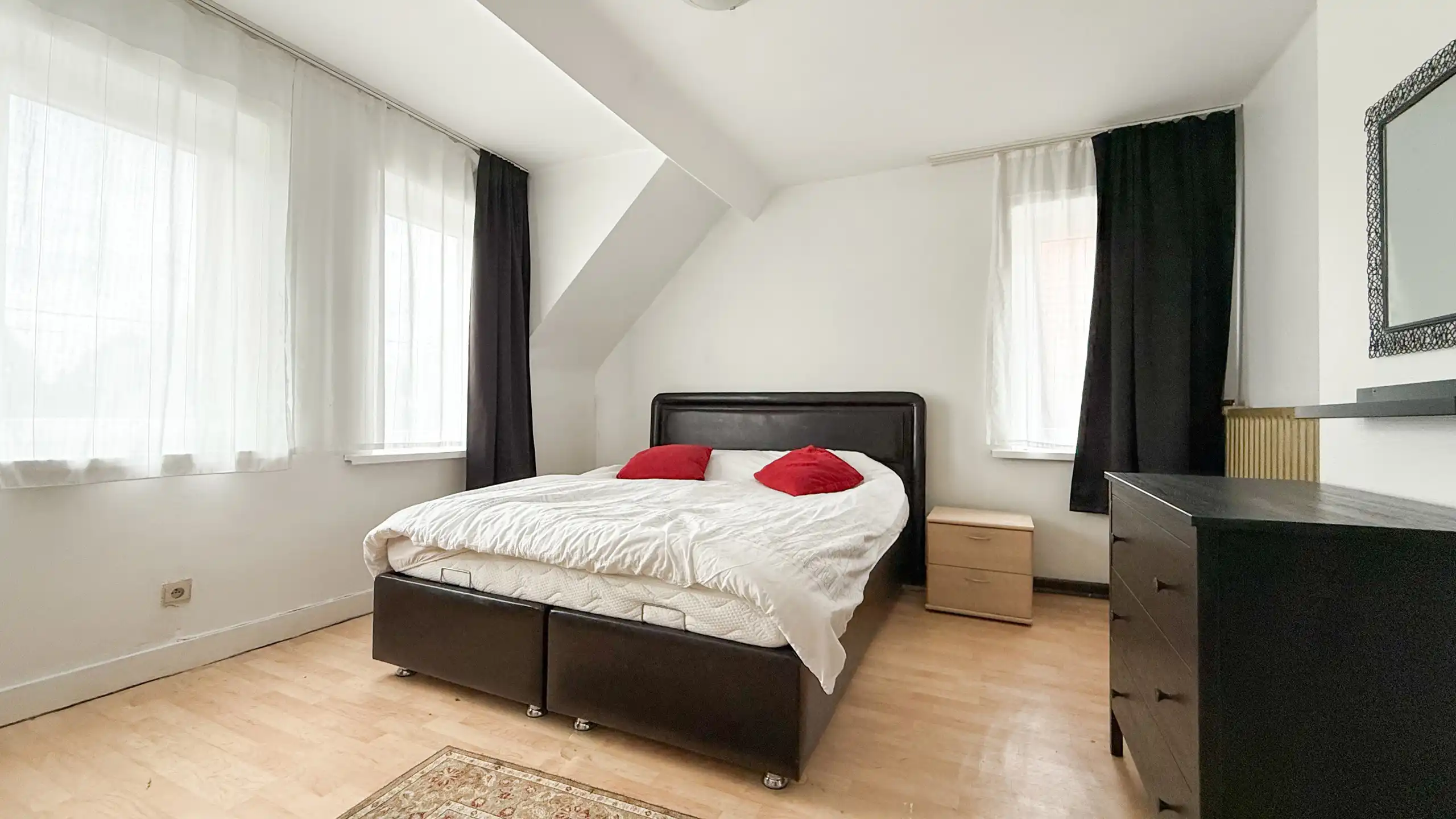 Half open gezinswoning, centraal gelegen, met 3 slaapkamers! foto 21