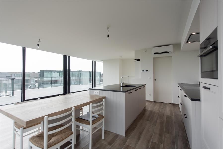 RECENT PENTHOUSE 150M² MET 2 SLP EN RUIM TERRAS VAN 80 m² NABIJ CENTRUM. foto 17