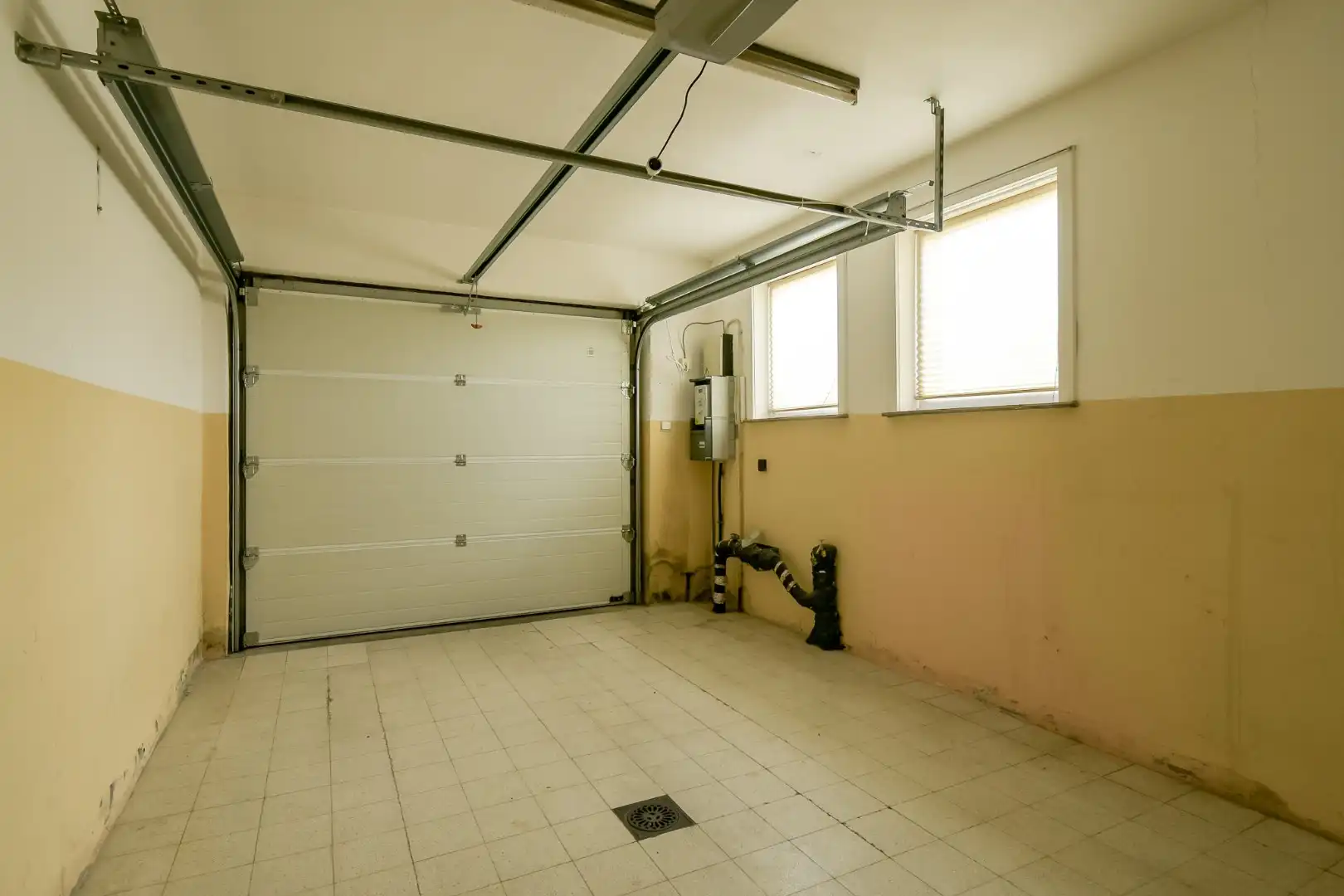 Alleenstaande woning in het centrum van Torhout! foto 11