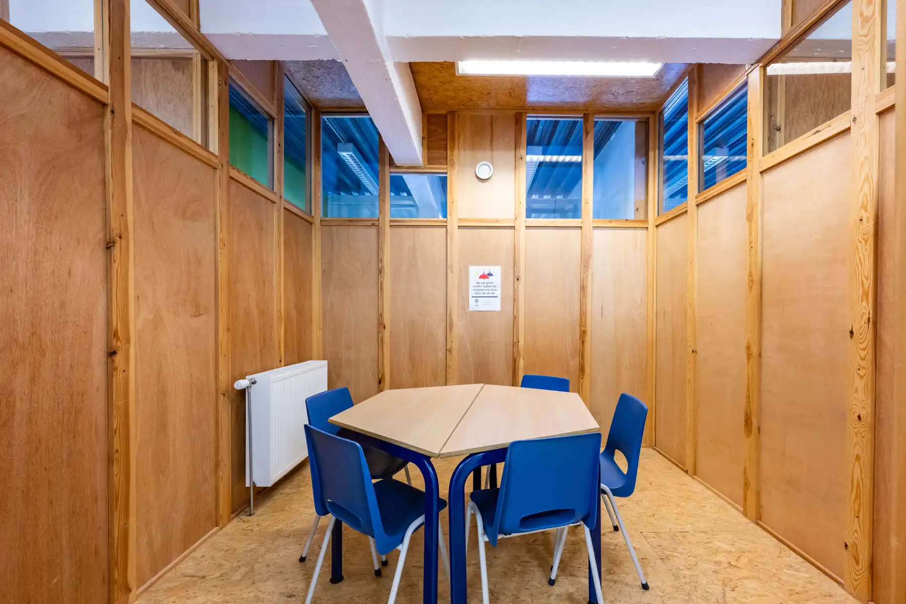 Ruim en veelzijdig bedrijfspand met parking en opslag foto 68