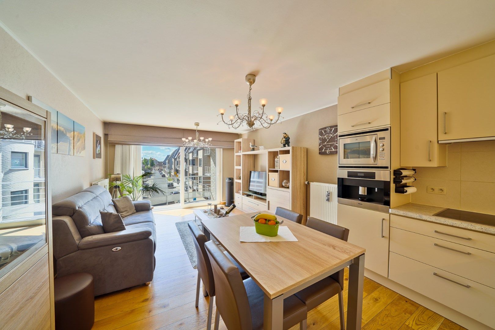 Instapklaar 2-slaapkamerappartement op toplocatie in Bredene foto 4