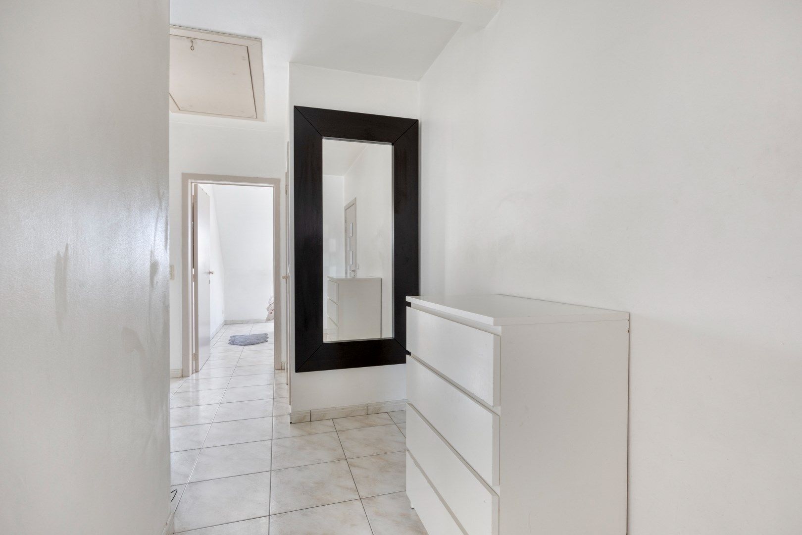 Ruim en licht appartement met 2 slaapkamers én zolderruimte foto 3
