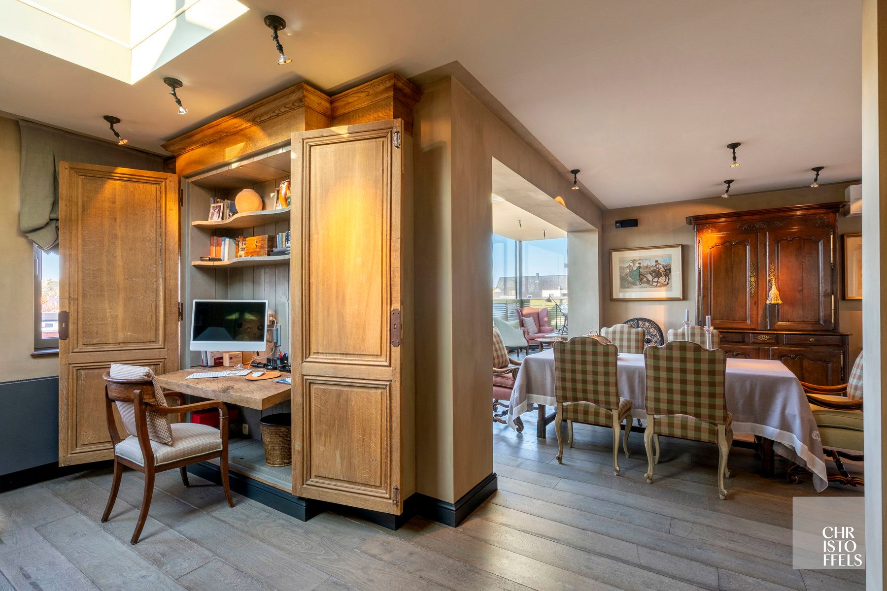 Luxe penthouse van 239m² met 34m² terrassen in hartje Zutendaal! foto 4