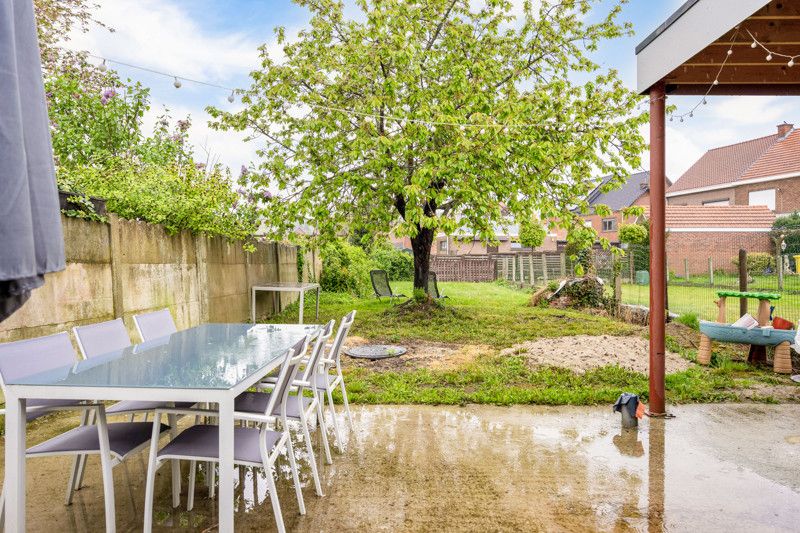 Gerenoveerde gezinswoning met tuin foto 26