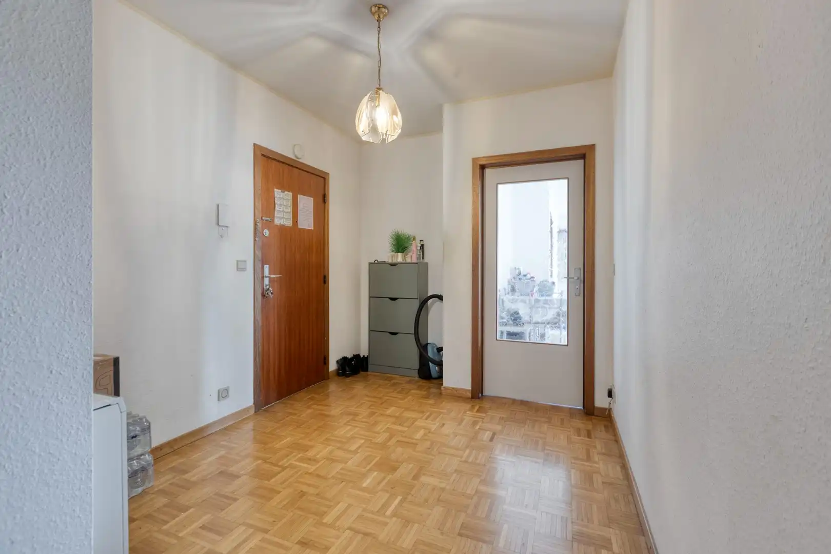 Ruim 3-slaapkamerappartement te koop in Genk foto 6