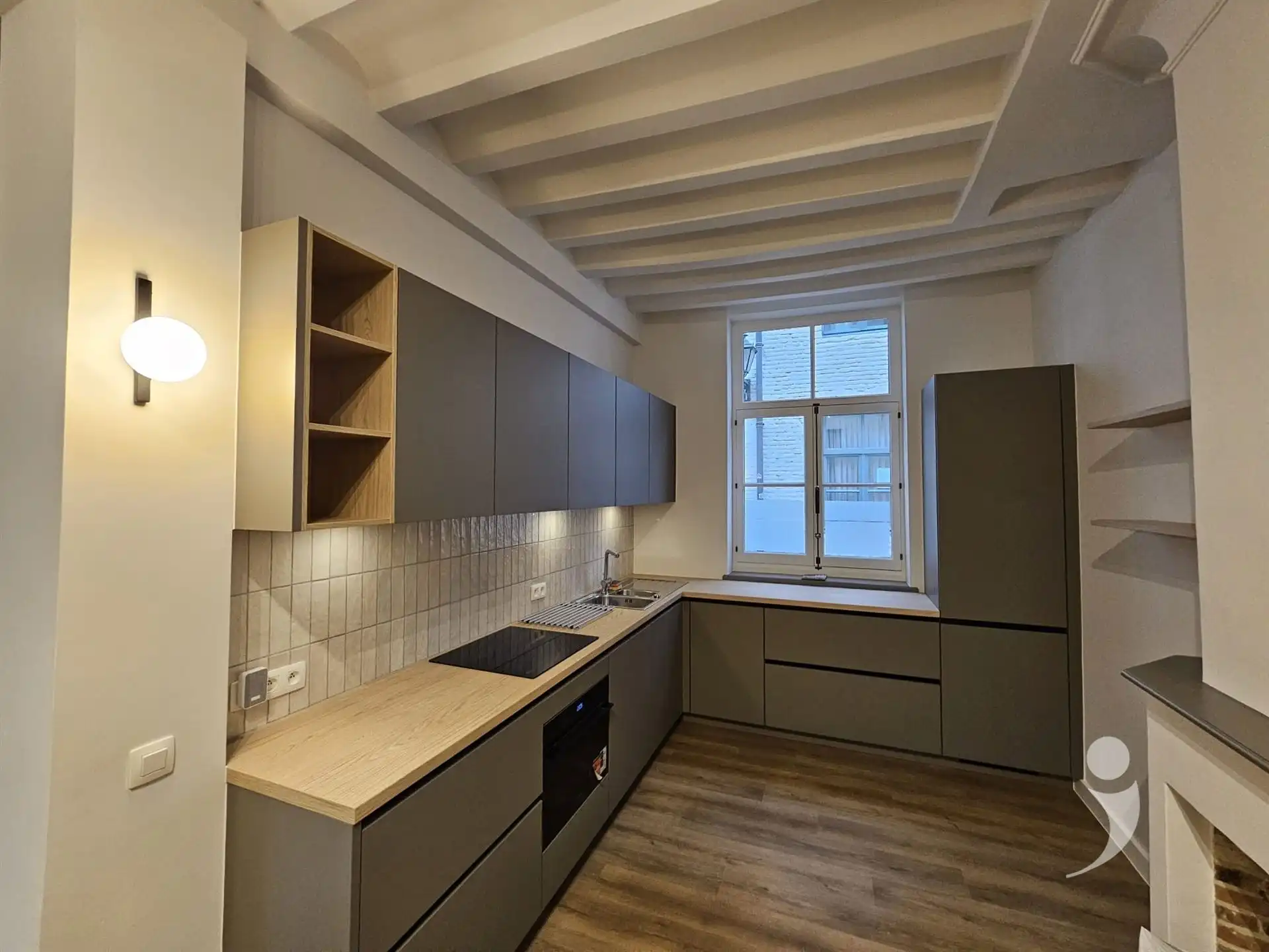 Gerenoveerd huis met historisch karakter foto 3