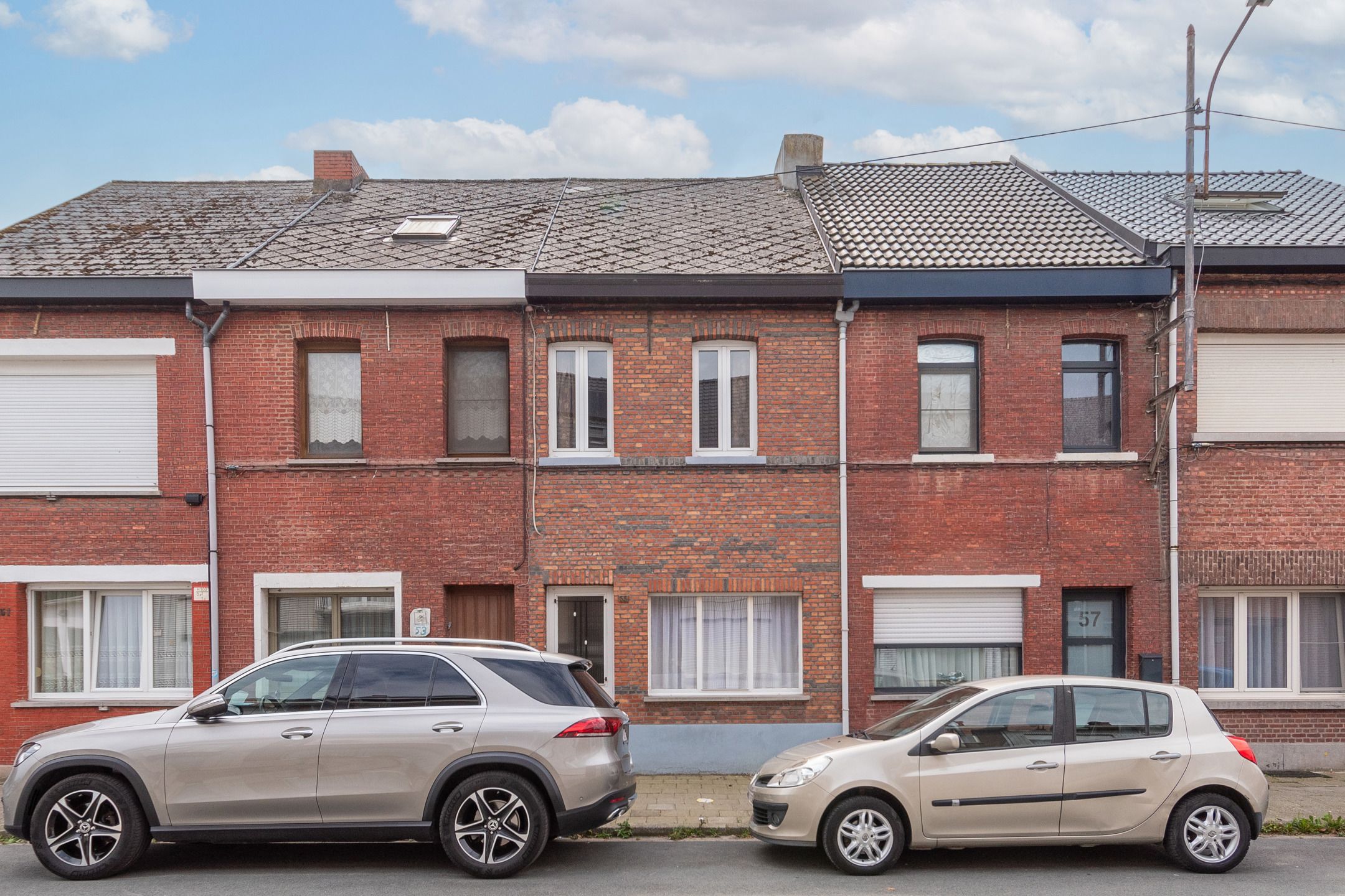 Te renoveren woning op centrale locatie foto 1