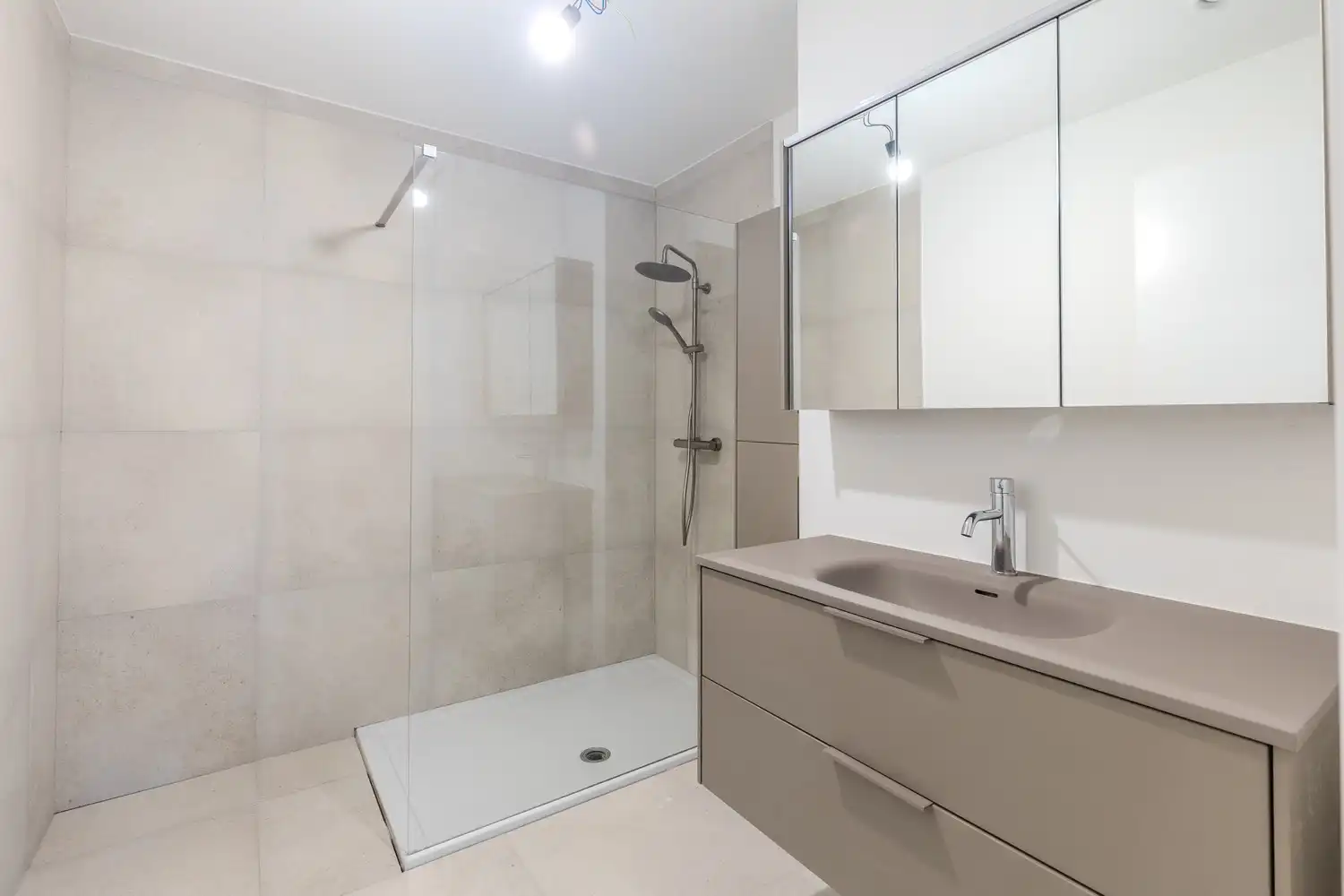 Nieuwbouwwoning met 3 slaapkamers in Maasmechelen foto 18