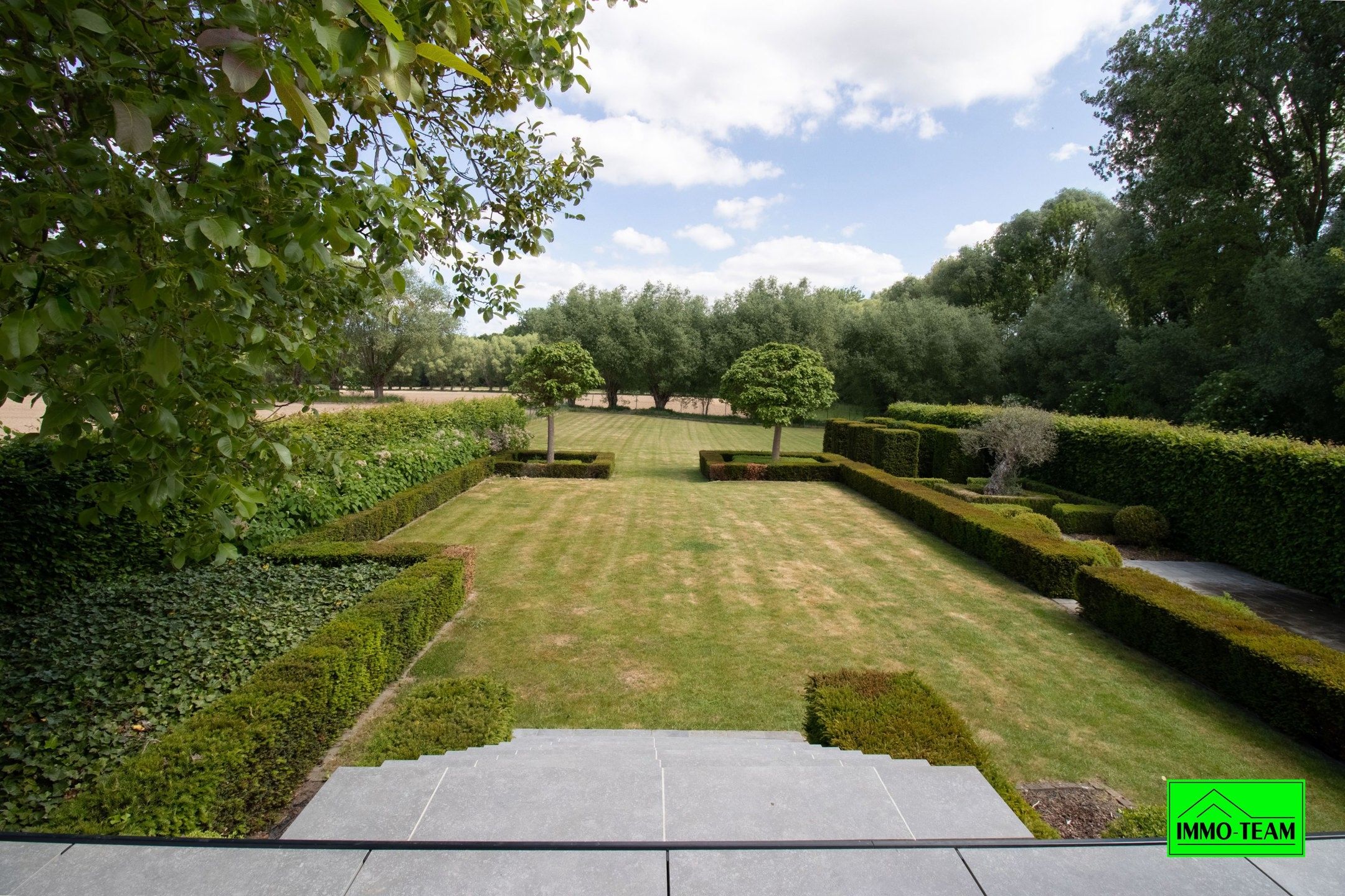 Instapklare villa met 3 slaapkamers, garage en ruime tuin  foto 27