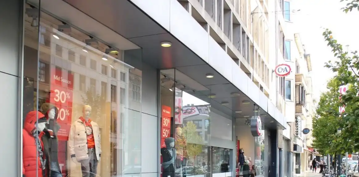 COMMERCIEEL PAND 2.000 M2 CENTRUM foto 2