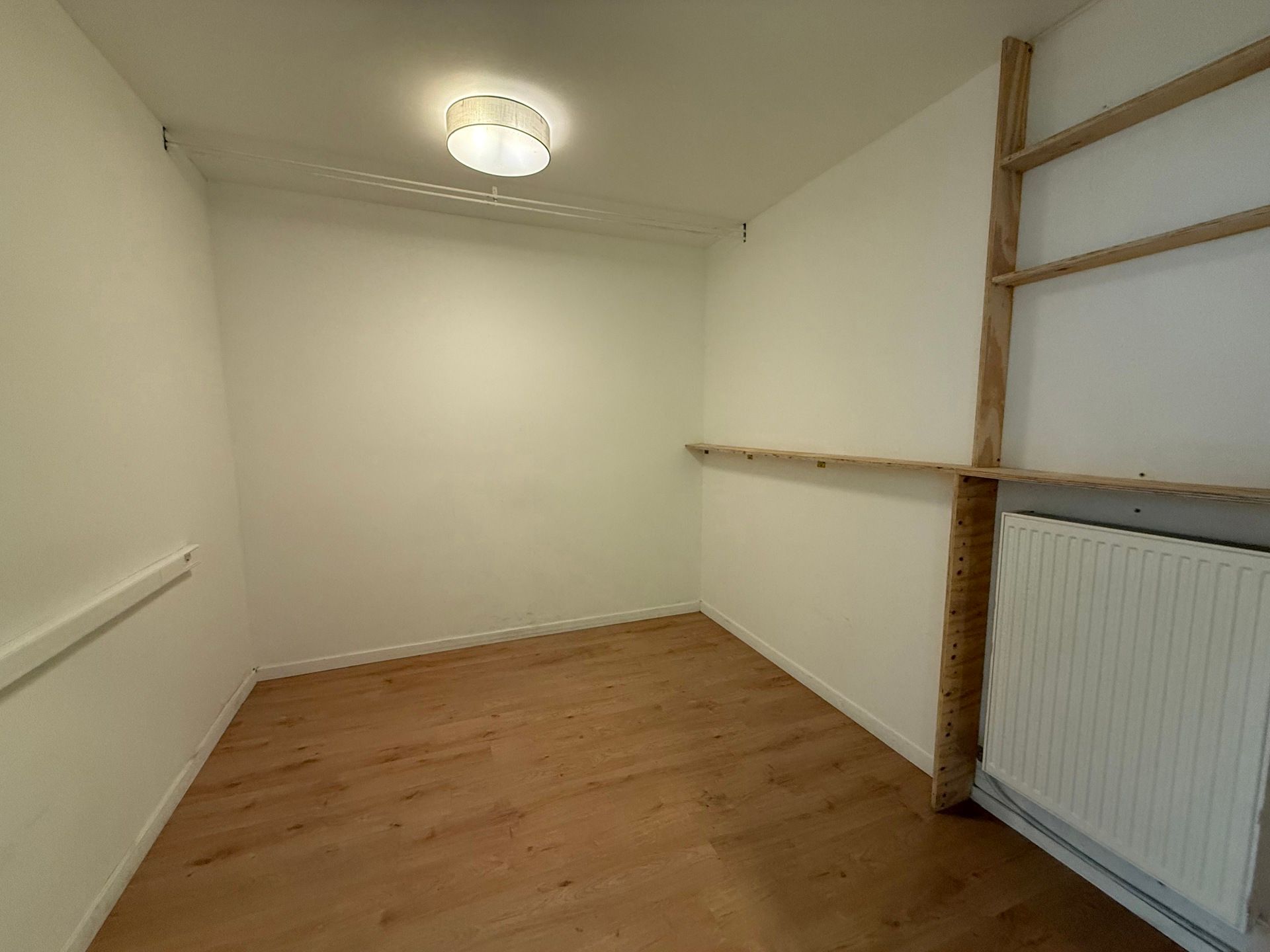 Te renoveren handelspand + appartement + loods foto 8