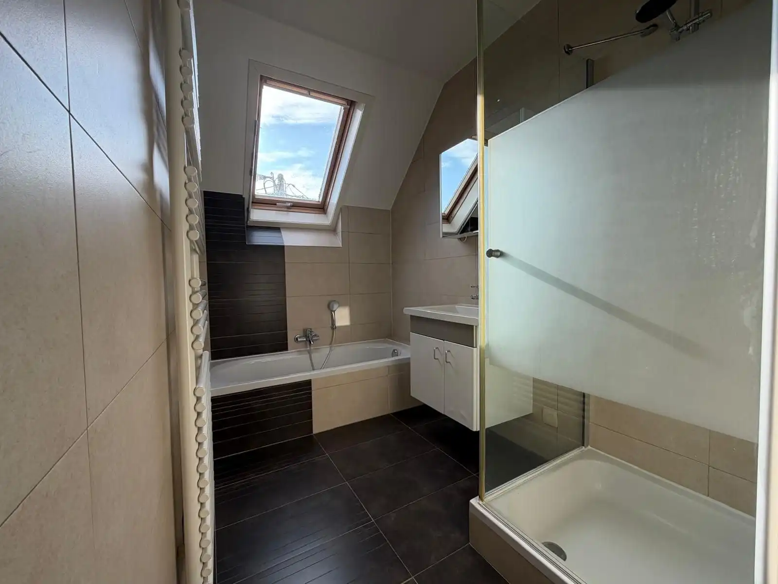 Duplex-appartement te huur met 3 slaapkamers foto 11