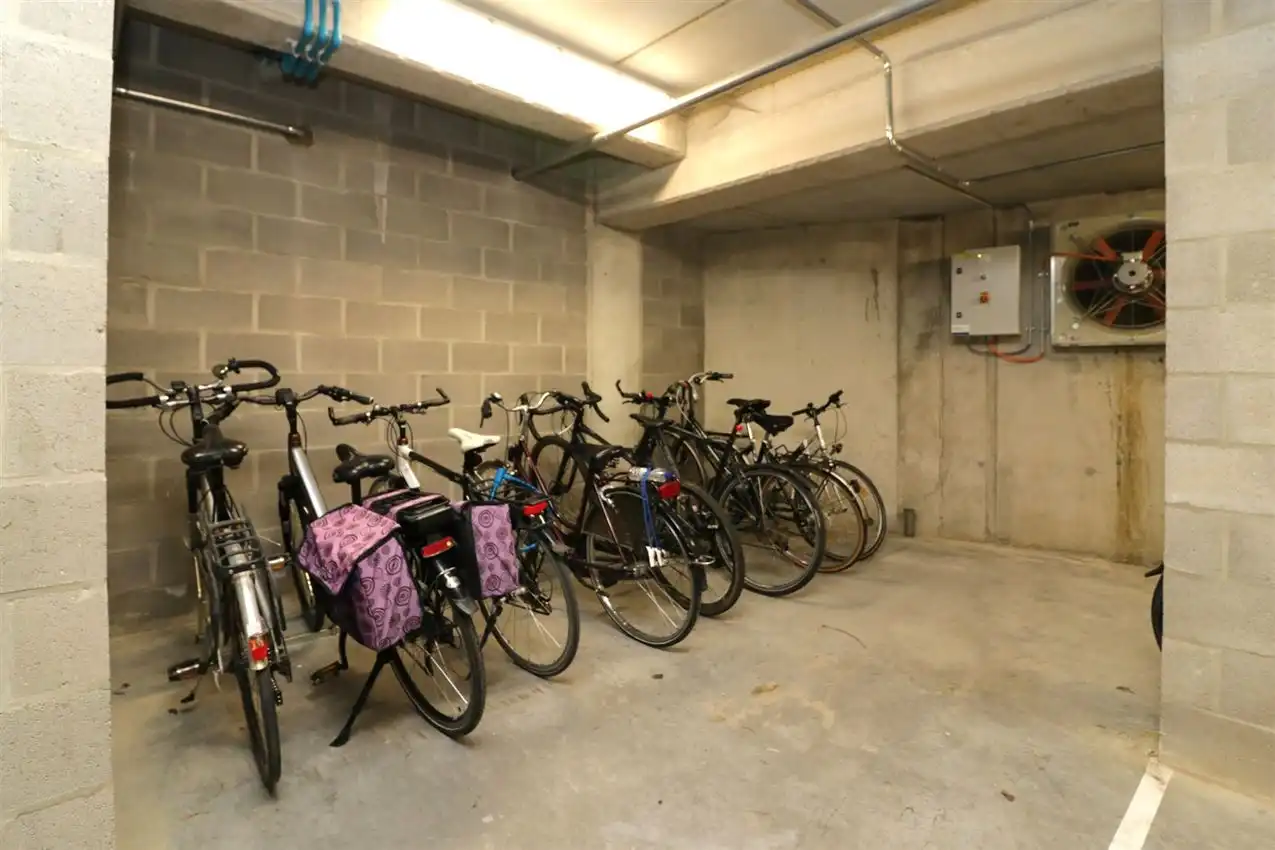 Gelijkvloers app., twee slaapkamers, autostaanplaats nabij centrum foto 32