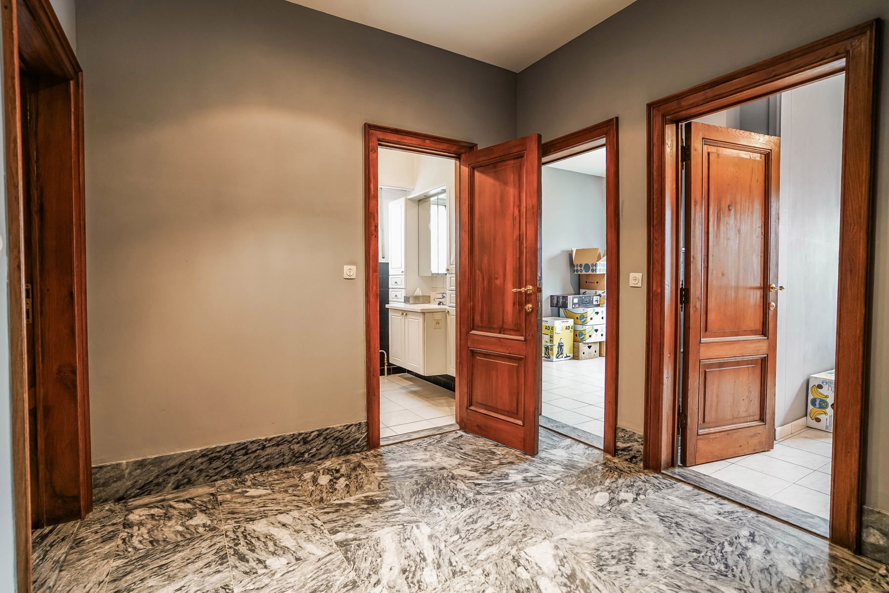 Vrijstaande woning mét magazijn (415m²) op een perceel van 2277m² te Bornem foto 14