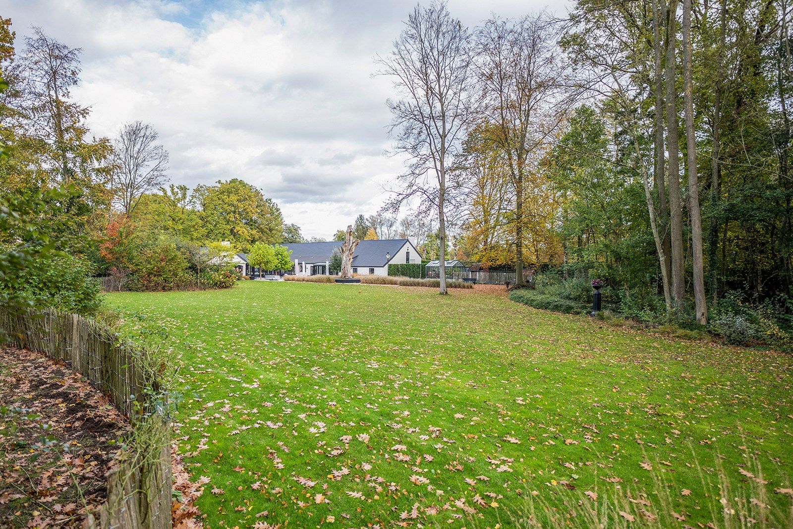 Uniek domein met zeer ruim pand temidden van de natuur  foto 44