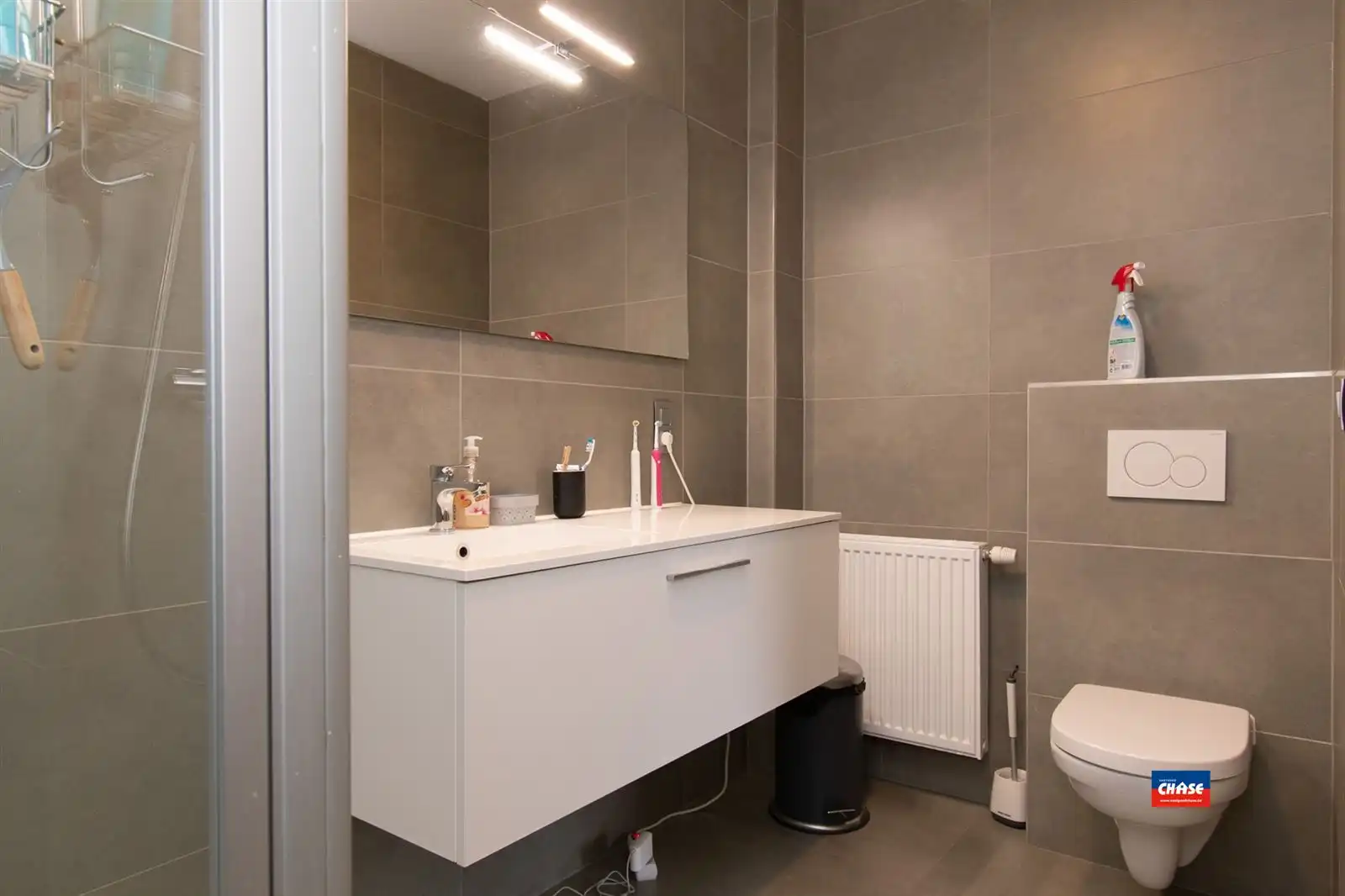 Halfopen gezinswoning met 3 slaapkamers, grote tuin én garage foto 16