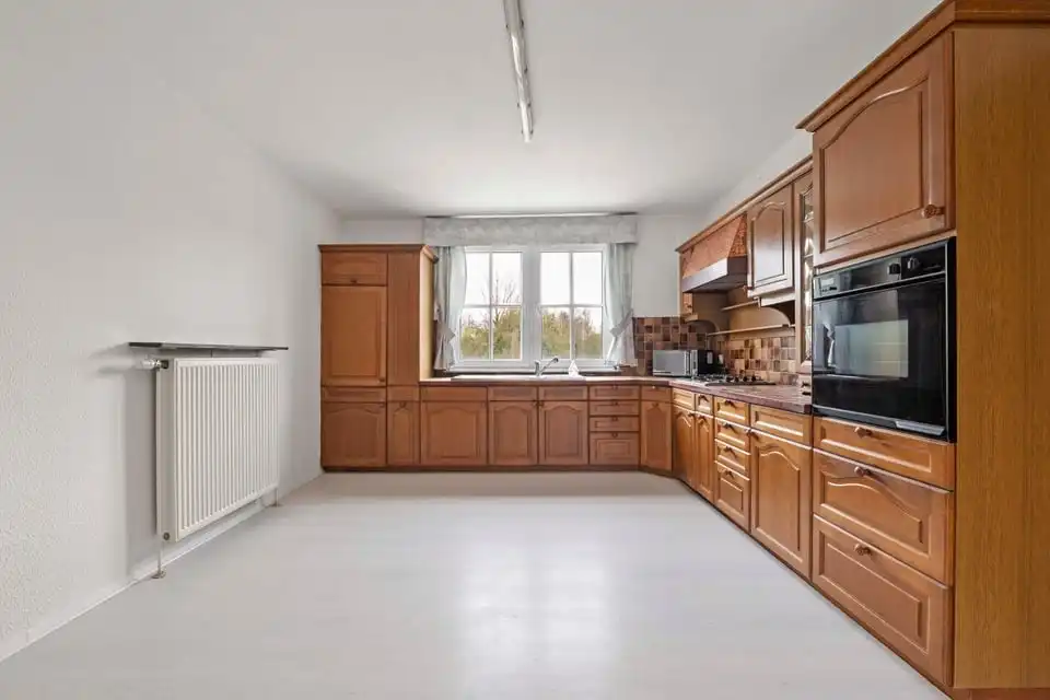 HALFOPEN BEBOUWING MET GARAGE EN GROTE TUIN IN TONGEREN foto 20