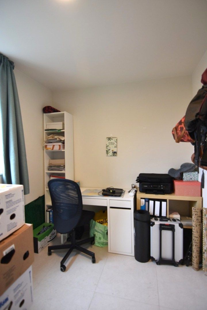 Lichtrijk 2-slpk appartement met privé parking nabij Rumbeke foto 17