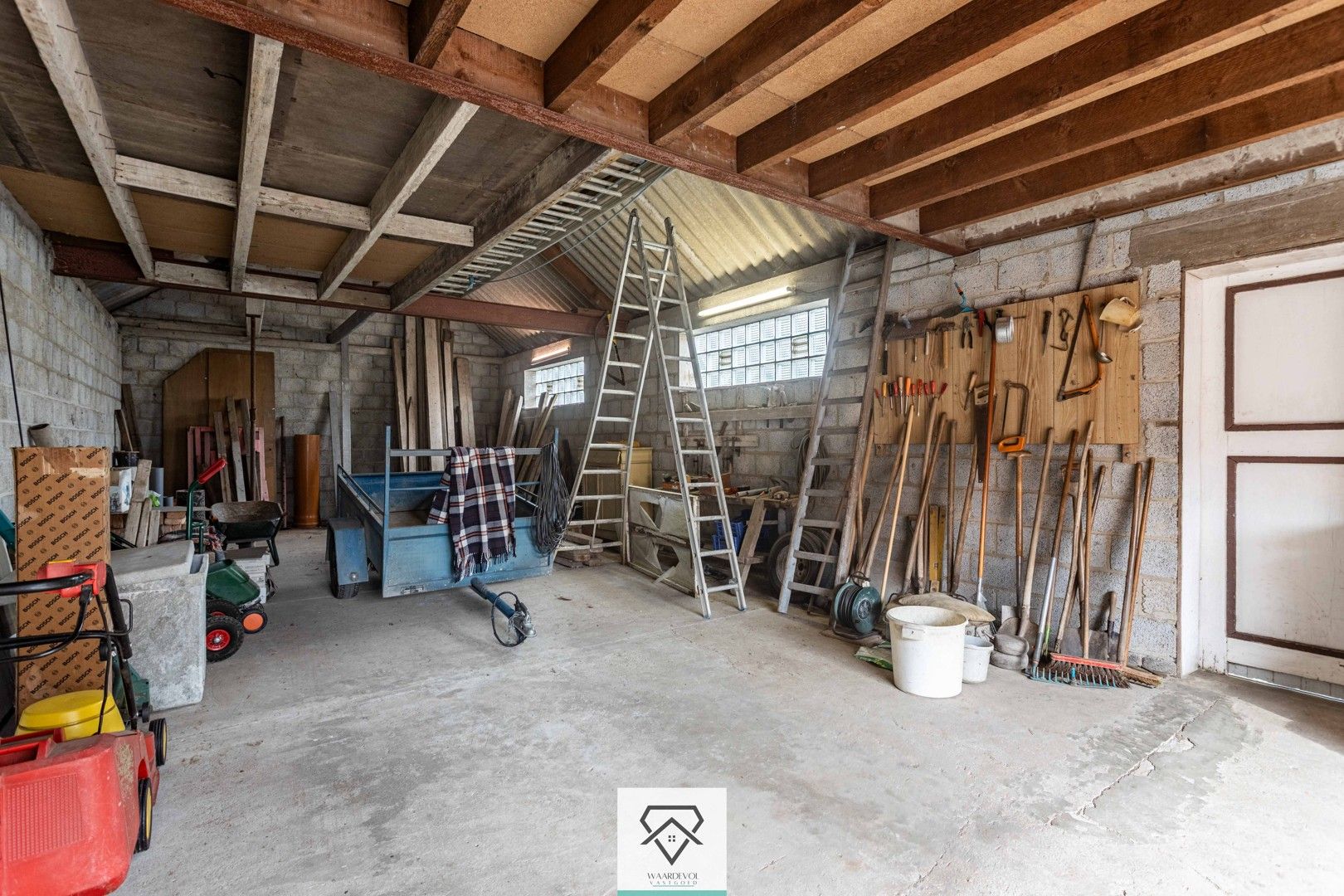 Vrijstaande woning op perceel van 1021 m² met loods en ruime tuin foto 21