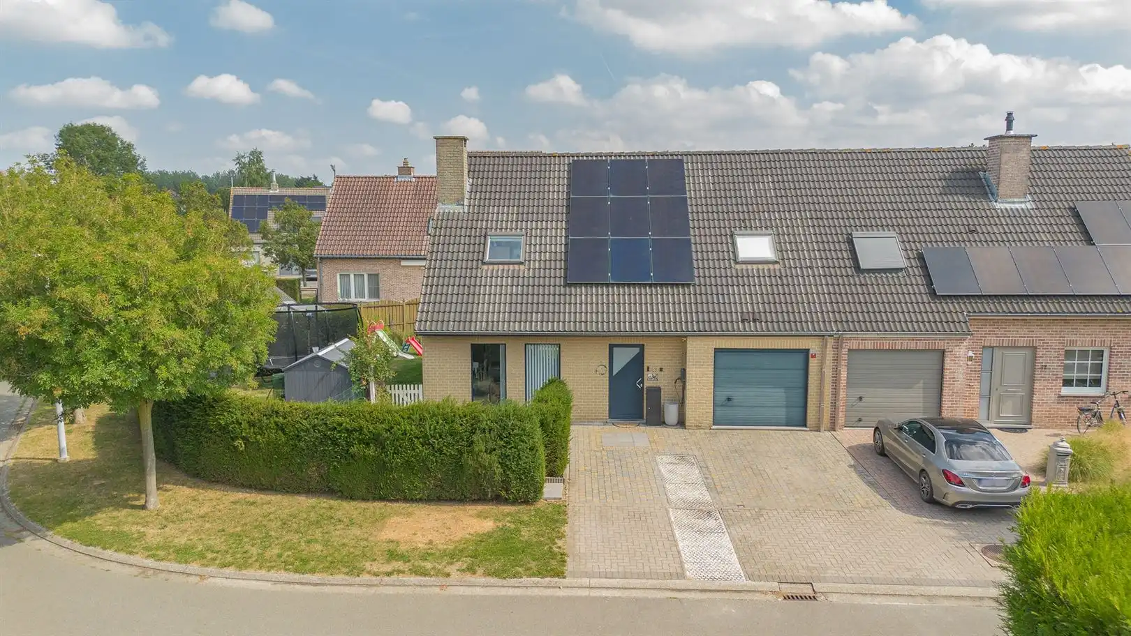 Instapklare HOB met garage op top-locatie in Oudegem foto {{pictureIndex}}