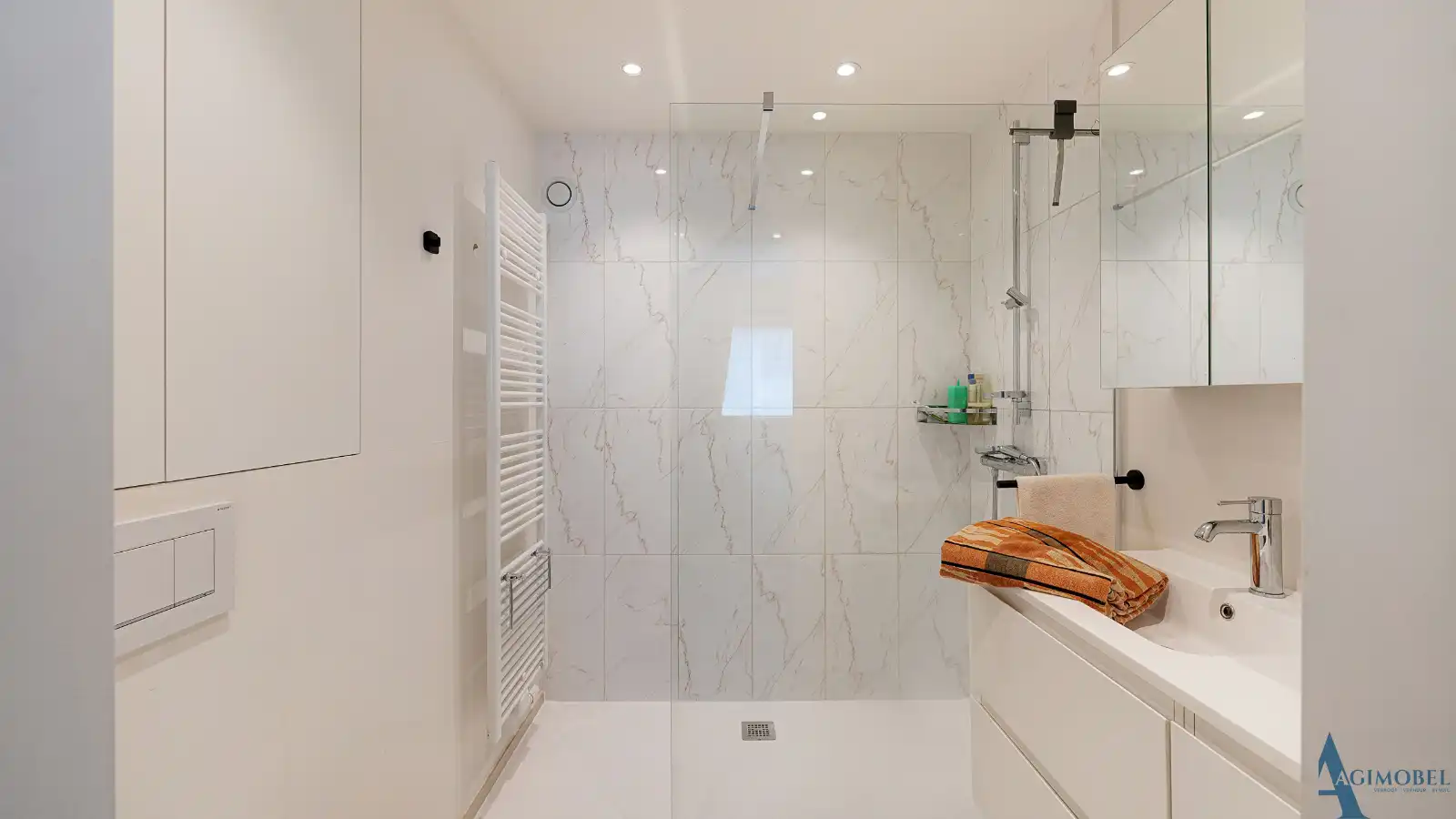 Exclusief  hoek appartement met frontaal zeezicht aan het Rubensplein. foto 15