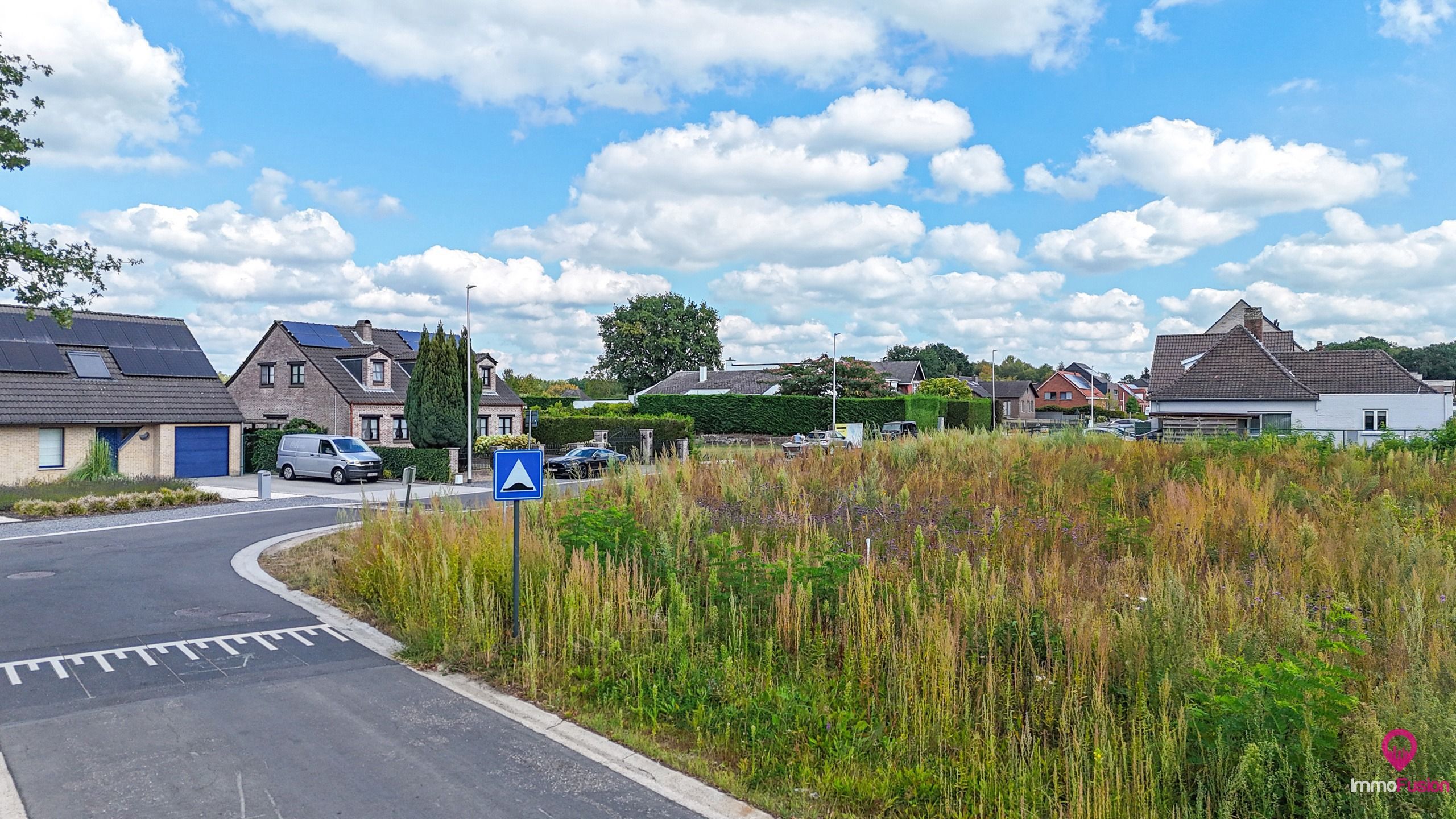 Bouwgrond voor open bebouwing met een grootte van 6,54 are! foto 4