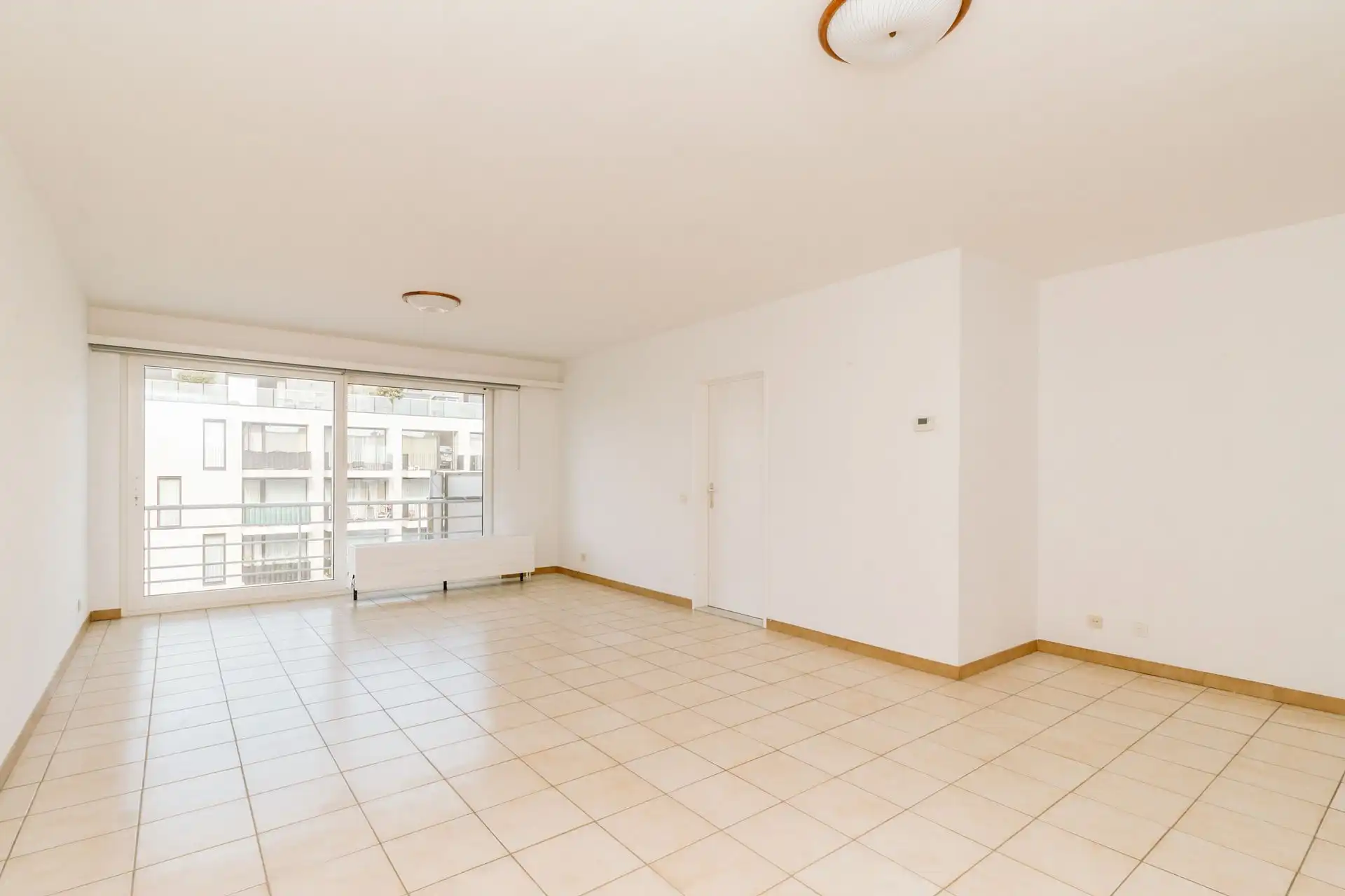 Lichtrijk appartement met 2 slaapkamers & staanplaats foto 5