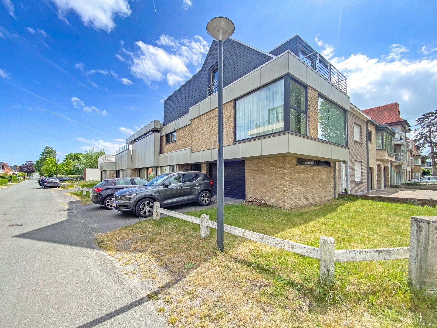 Goed gelegen polyvalent eigendom te Oostduinkerke op 749m². foto 2