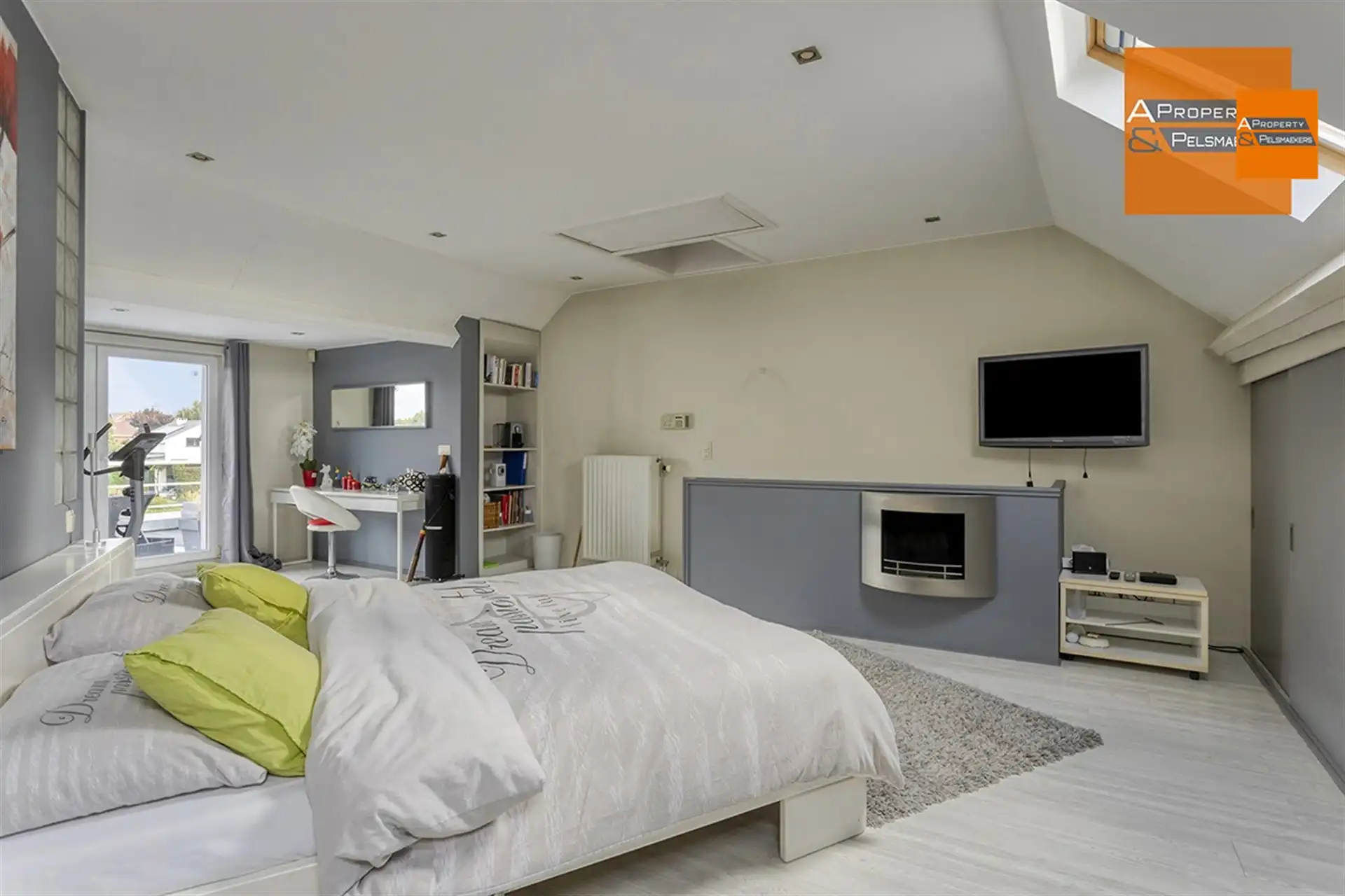 Ruime en instapklare woning met prachtige tuin in Duisburg foto 17