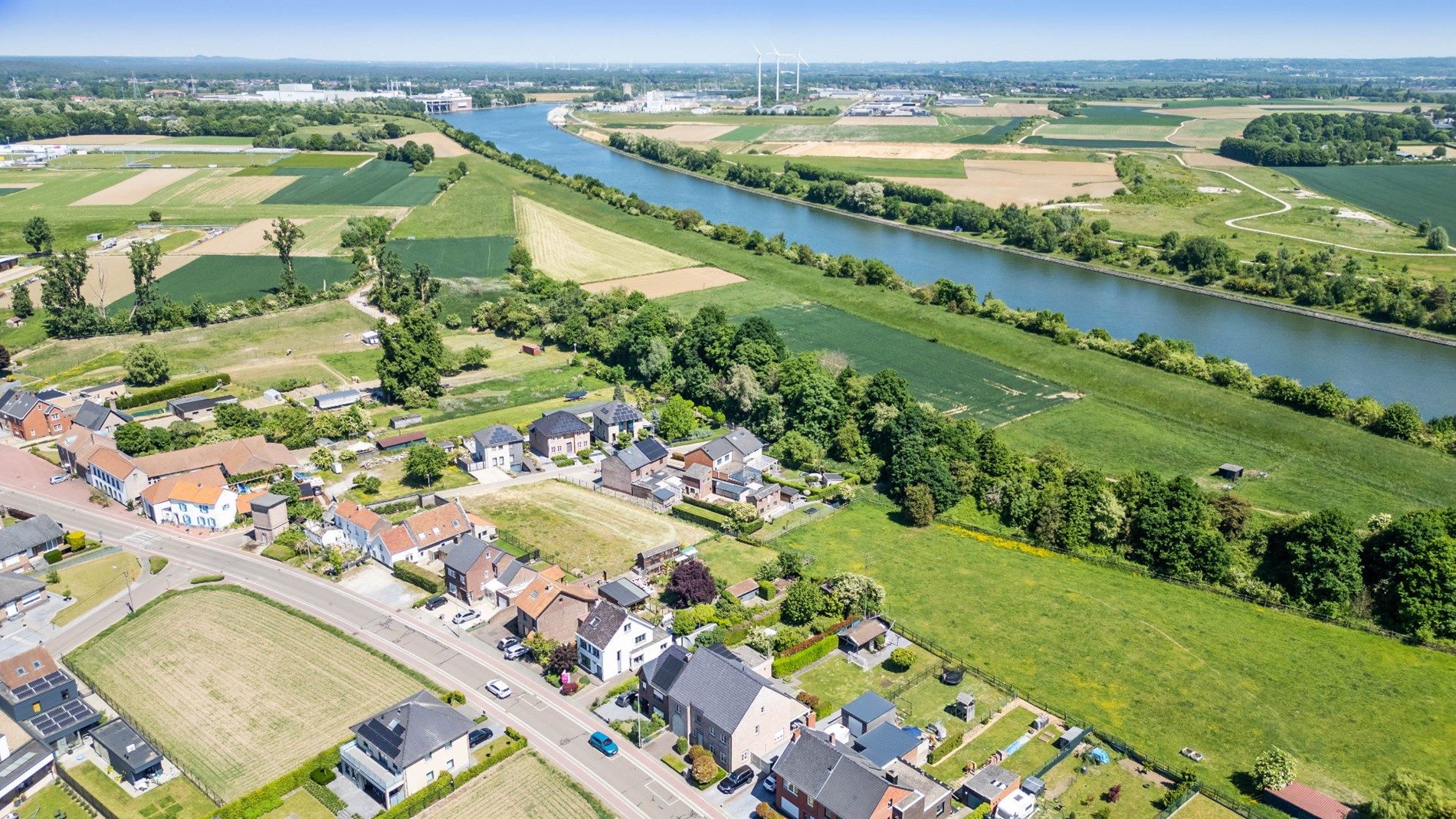Volledig gerenoveerde, instapklare woning vlakbij Maastricht foto {{pictureIndex}}