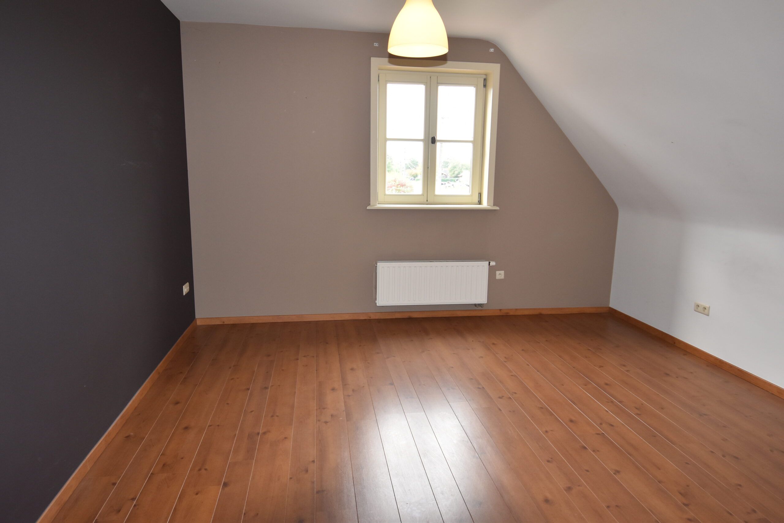 Landhuis met bijgebouw (kantoor+garage) in Moerbeke foto 10