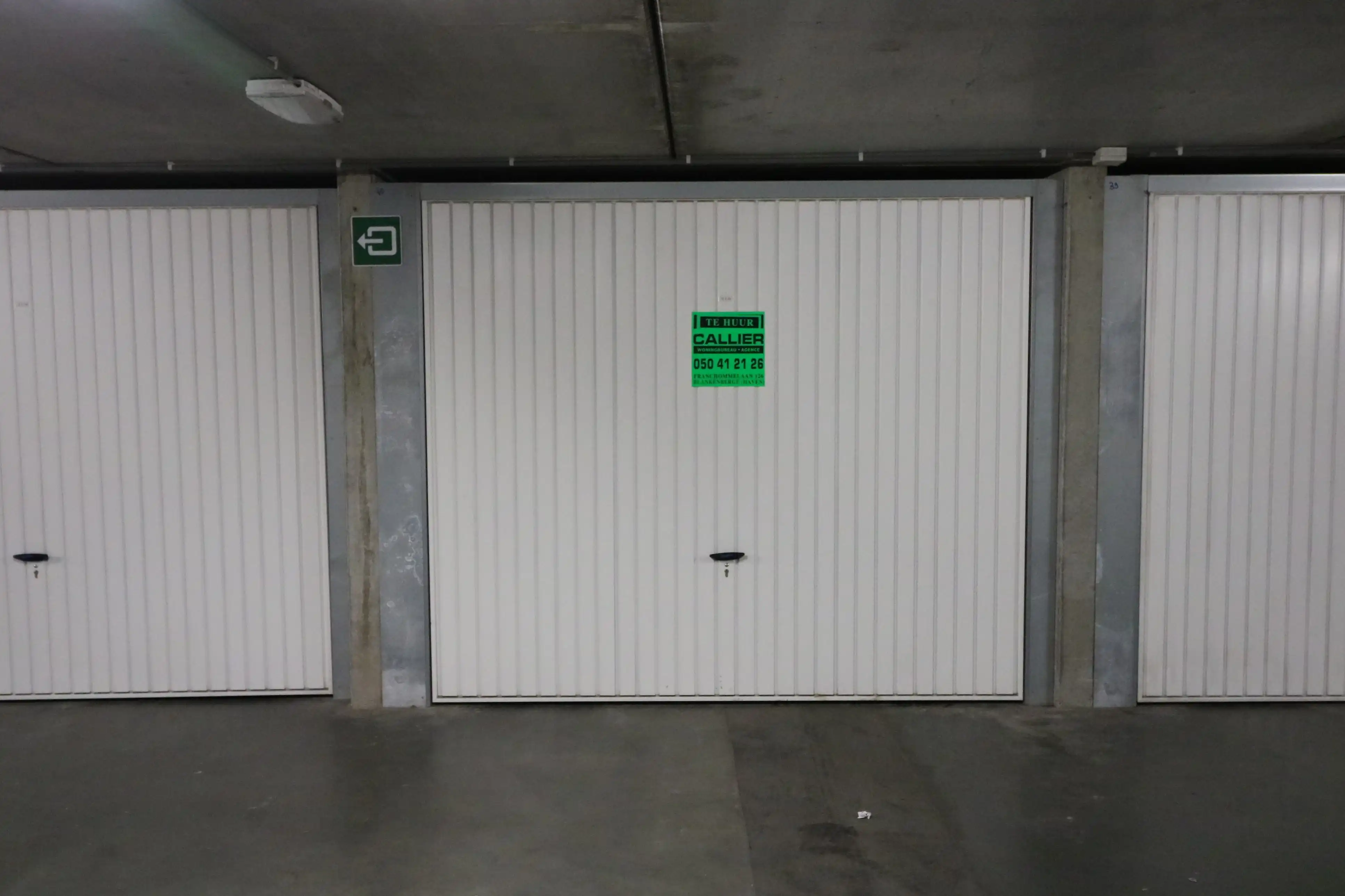 Gesloten garagebox in het centrum van Blankenberge. foto {{pictureIndex}}