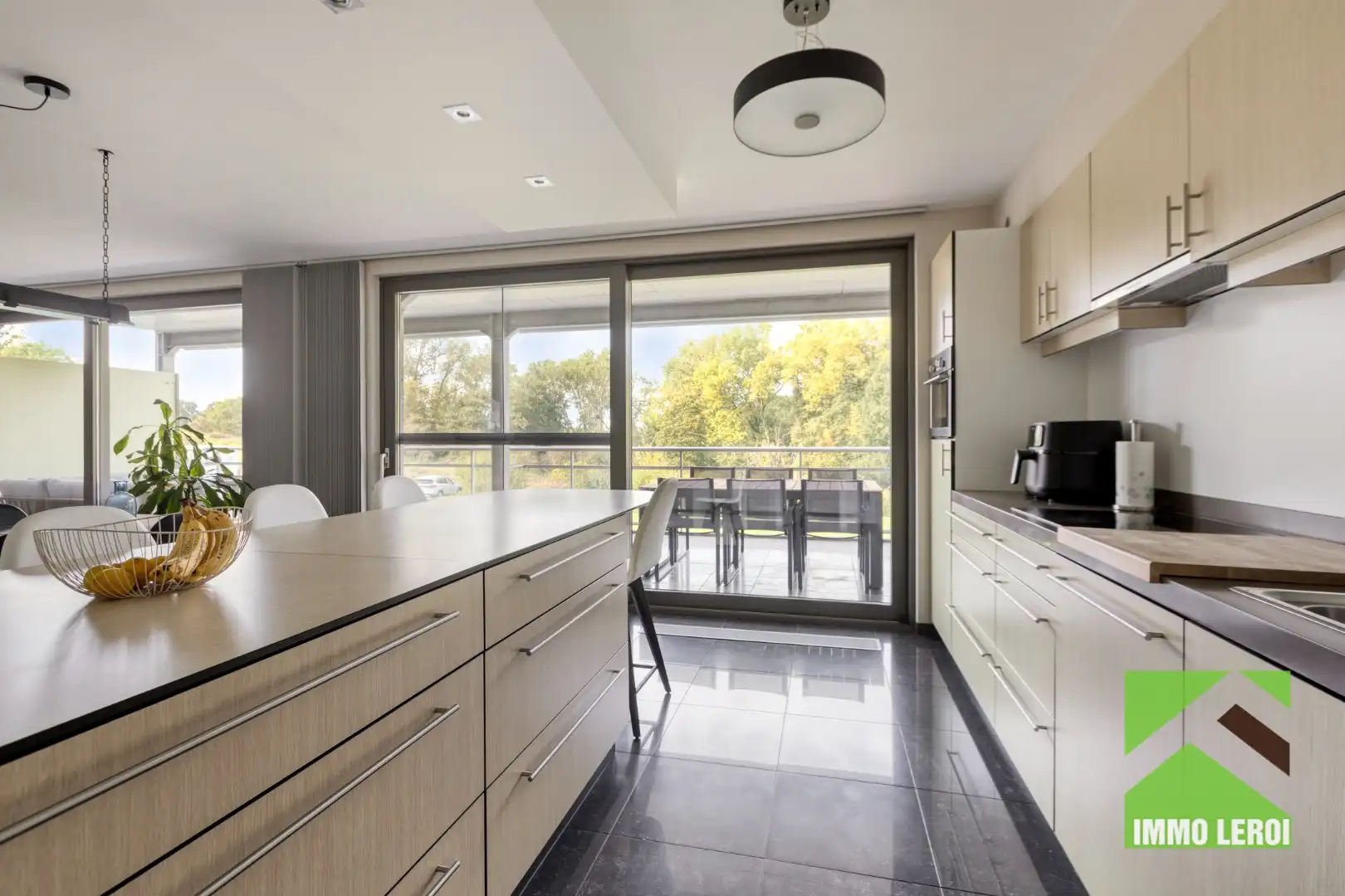 Prachtig appartement met 3 slaapkamers, groot zonneterras en zicht op grote tuin foto 9