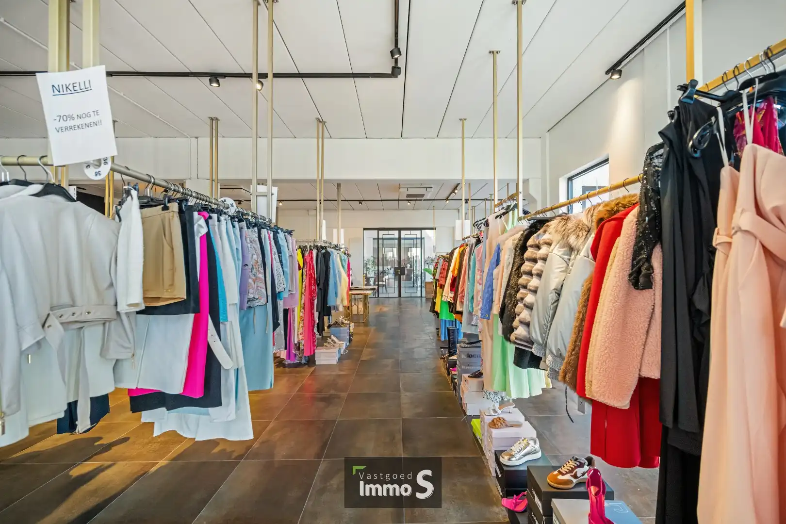 Instapklaar handelspand met sterke visibiliteit op commerciële ligging foto 11