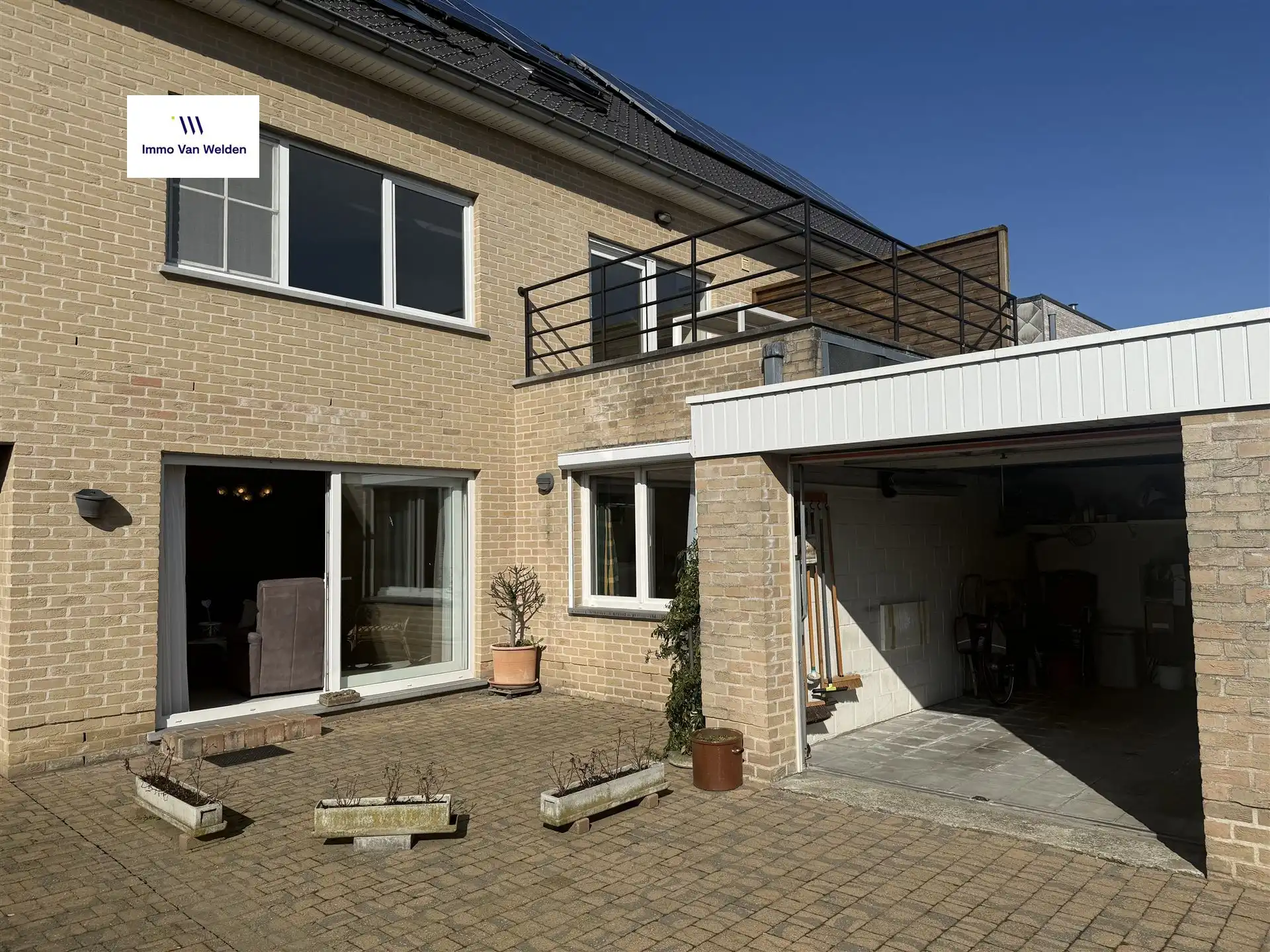 Te koop in Oudenaarde: ruim gelijkvloers appartement met terras en garage. foto 3