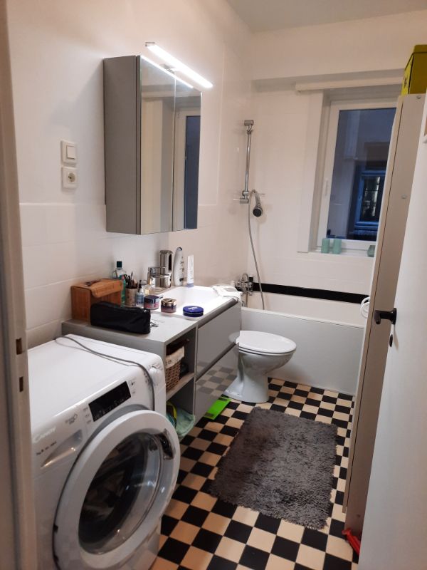 Ongemeubeld knus appartement met één slaapkamer in centrum van Blankenberge. Dichtbij de Zeedijk en alle handelszaken. foto 7