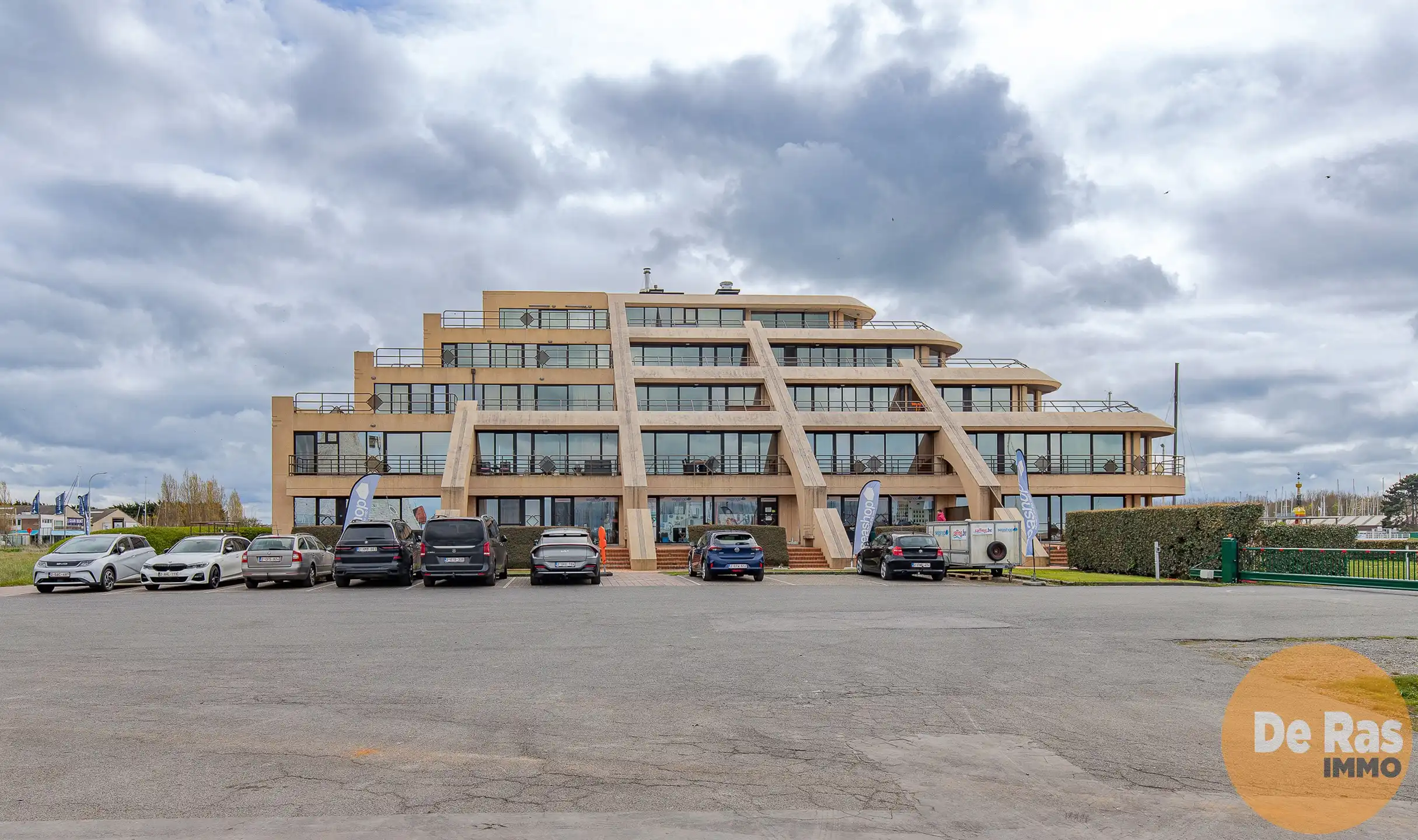 NIEUWPOORT – Ruim appartement op toplocatie aan de haven foto 20