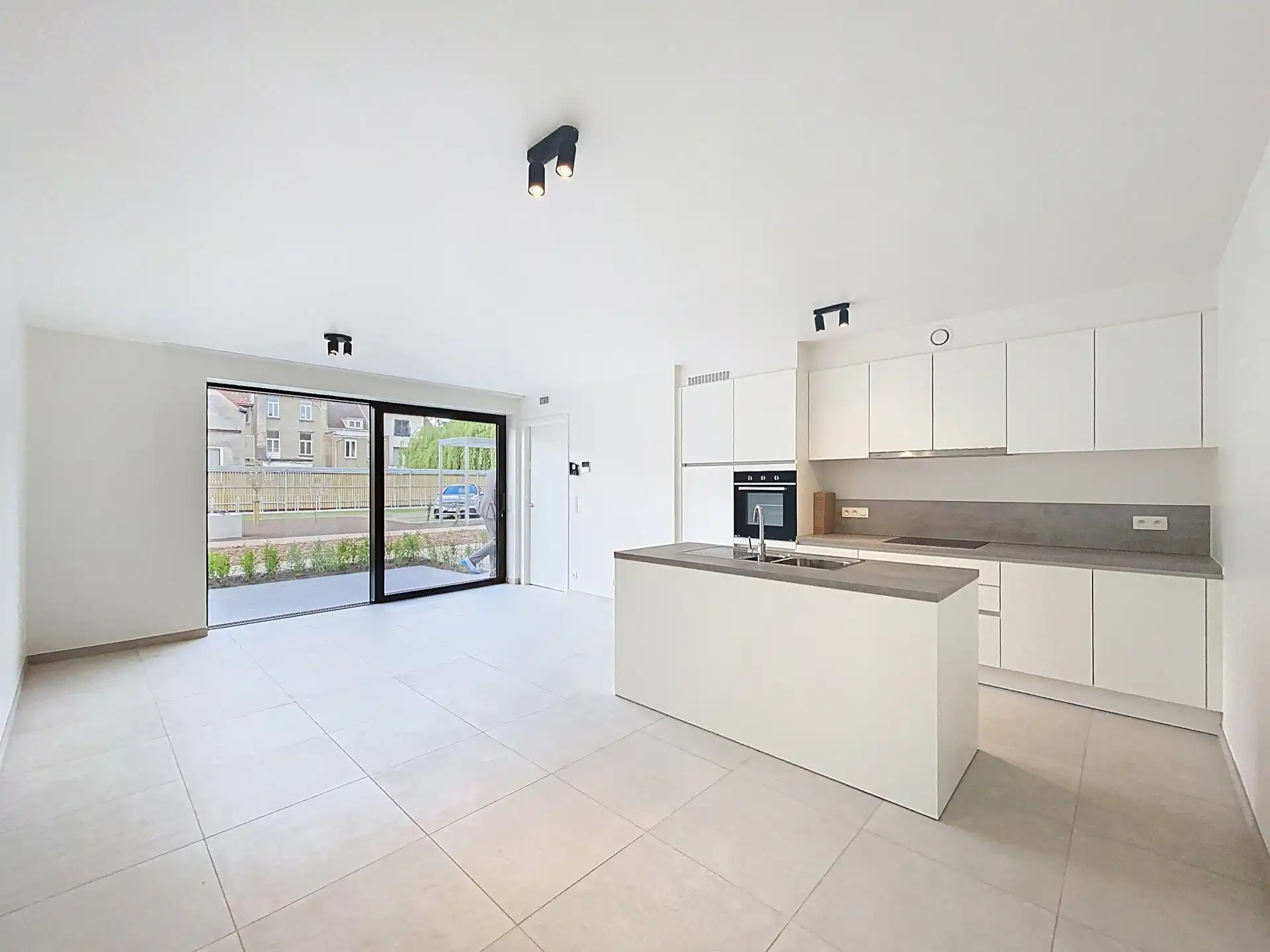 Nieuw huis met 3 slaapkamers en exterieur foto 8