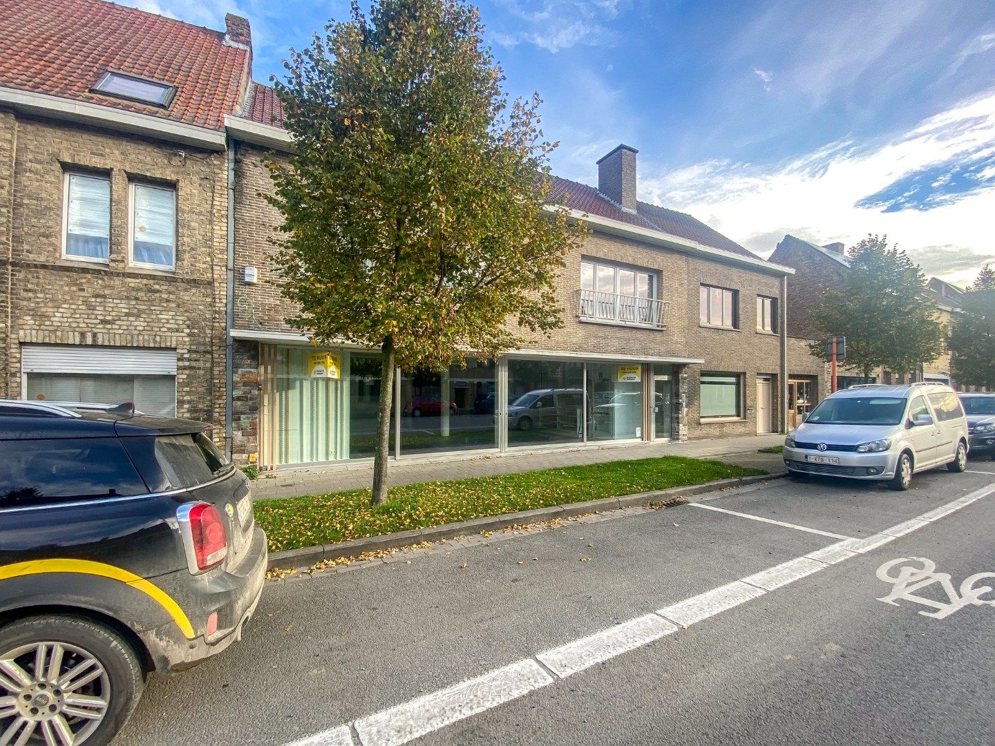 Gerenoveerd ruim handelsgelijkvloers te huur (324m²) in het centrum van Diksmuide.  foto 12