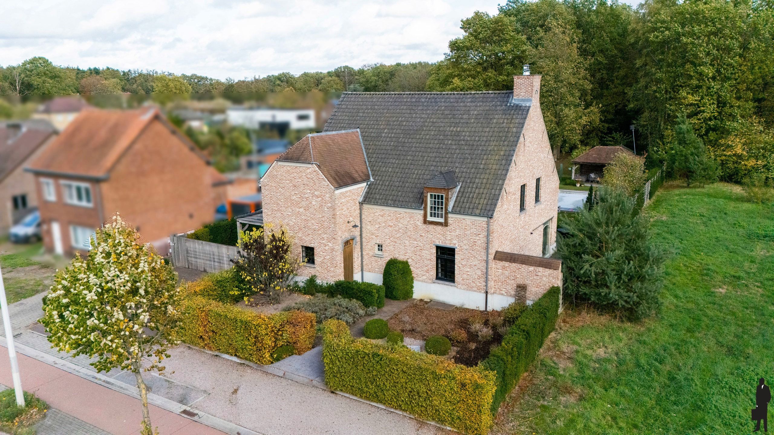 Luxevilla met zwembad, poolhouse, werkhuis en bos in Geel foto 25