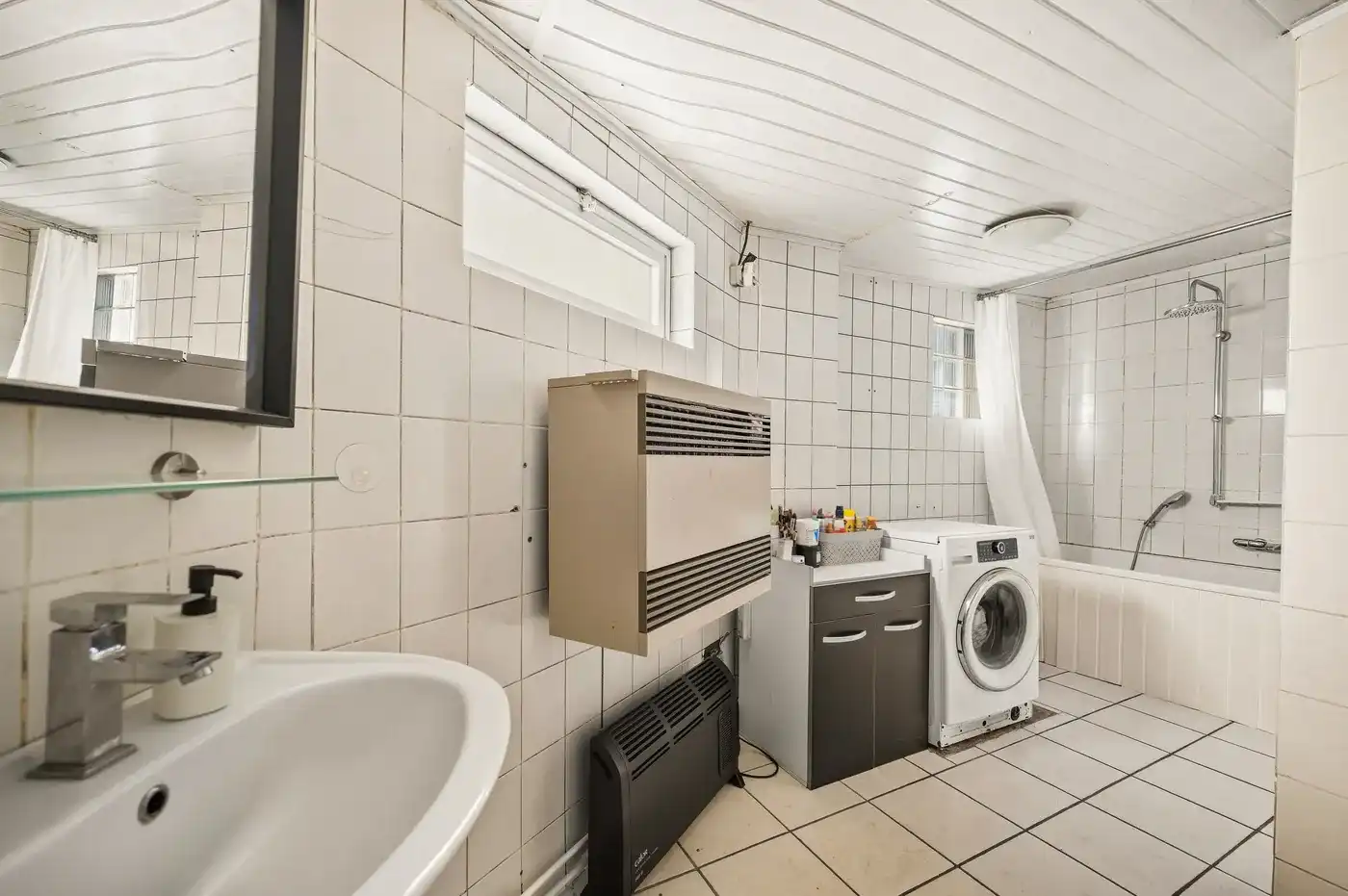 Verder te renoveren woning met grote hangar met 3 slpks foto 15