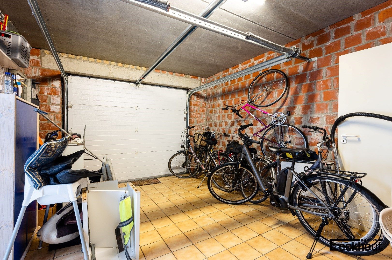 Instapklare woning met garage en tuin op enkele passen van het strand! foto 16