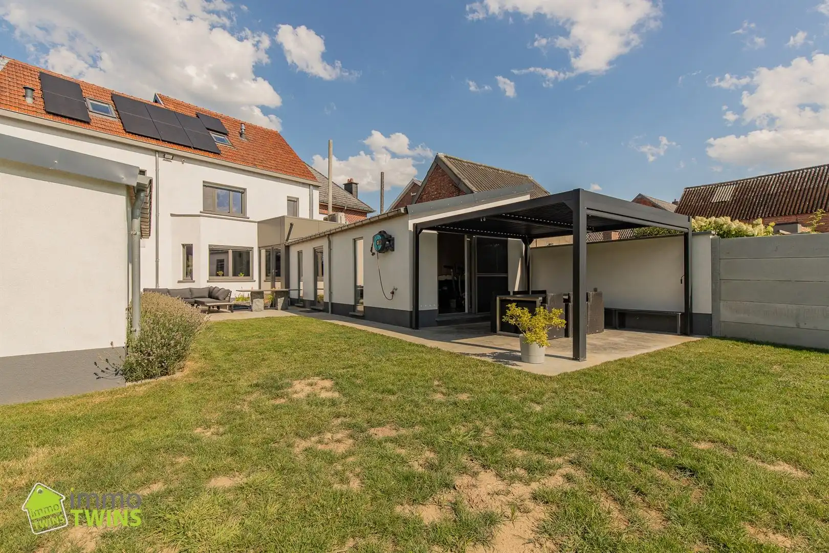 Ruime, energiezuinige gezinswoning met 275 m² bewoonbare oppervlakte, prachtige tuin en tal van extra's in Dendermonde (Oudegem) foto 16